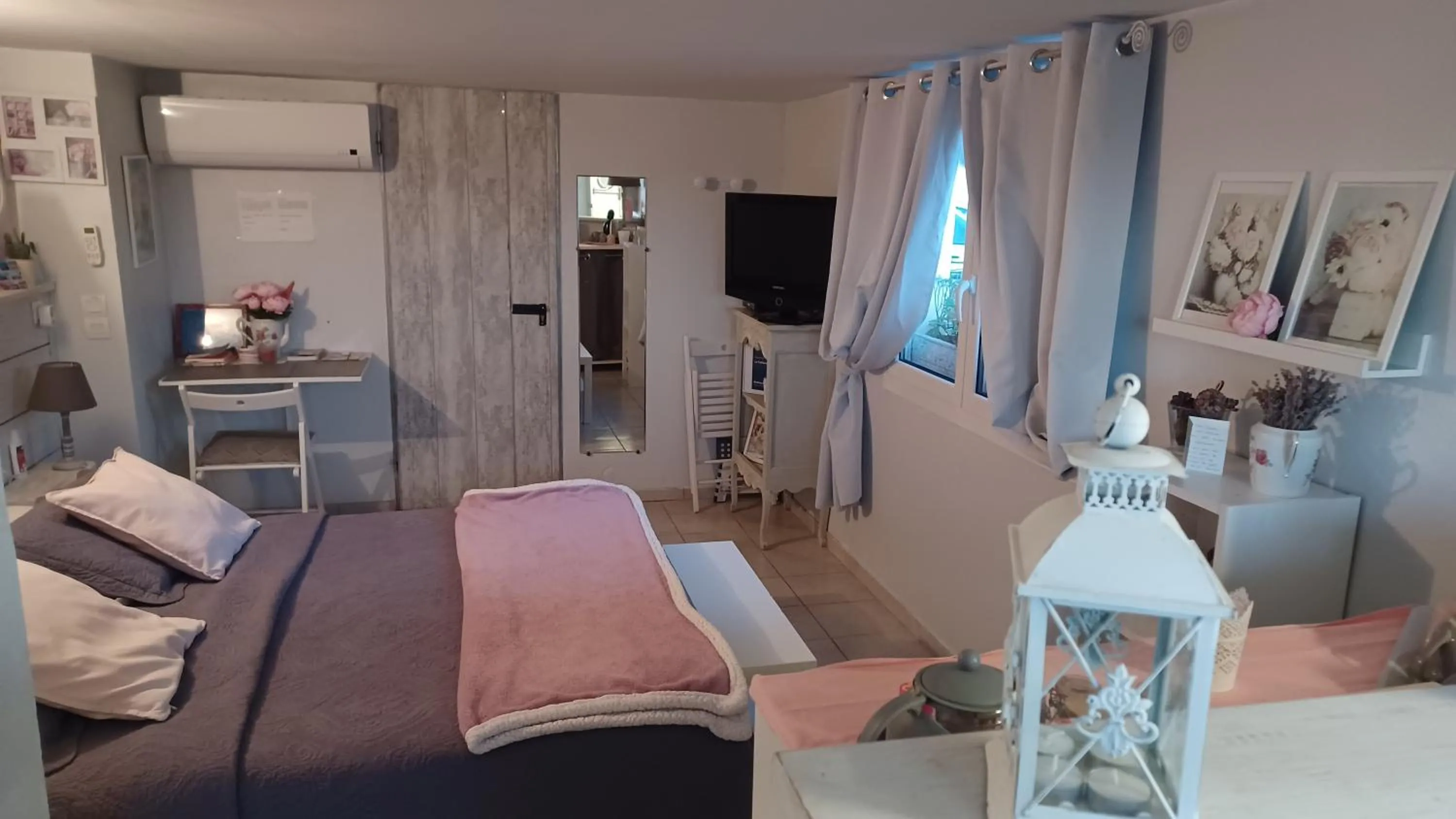 Bed in La Tuiliere