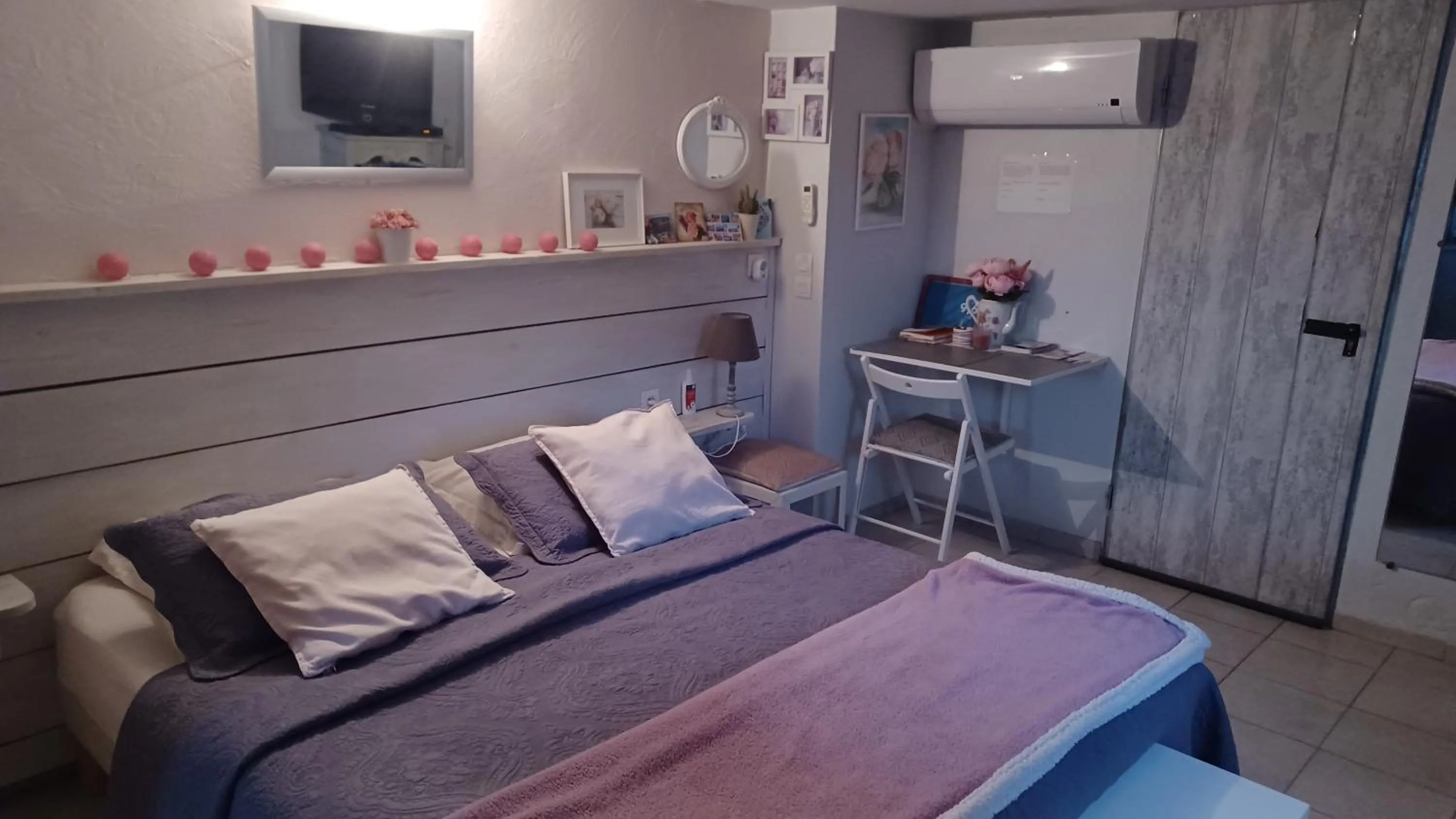 Bed in La Tuiliere