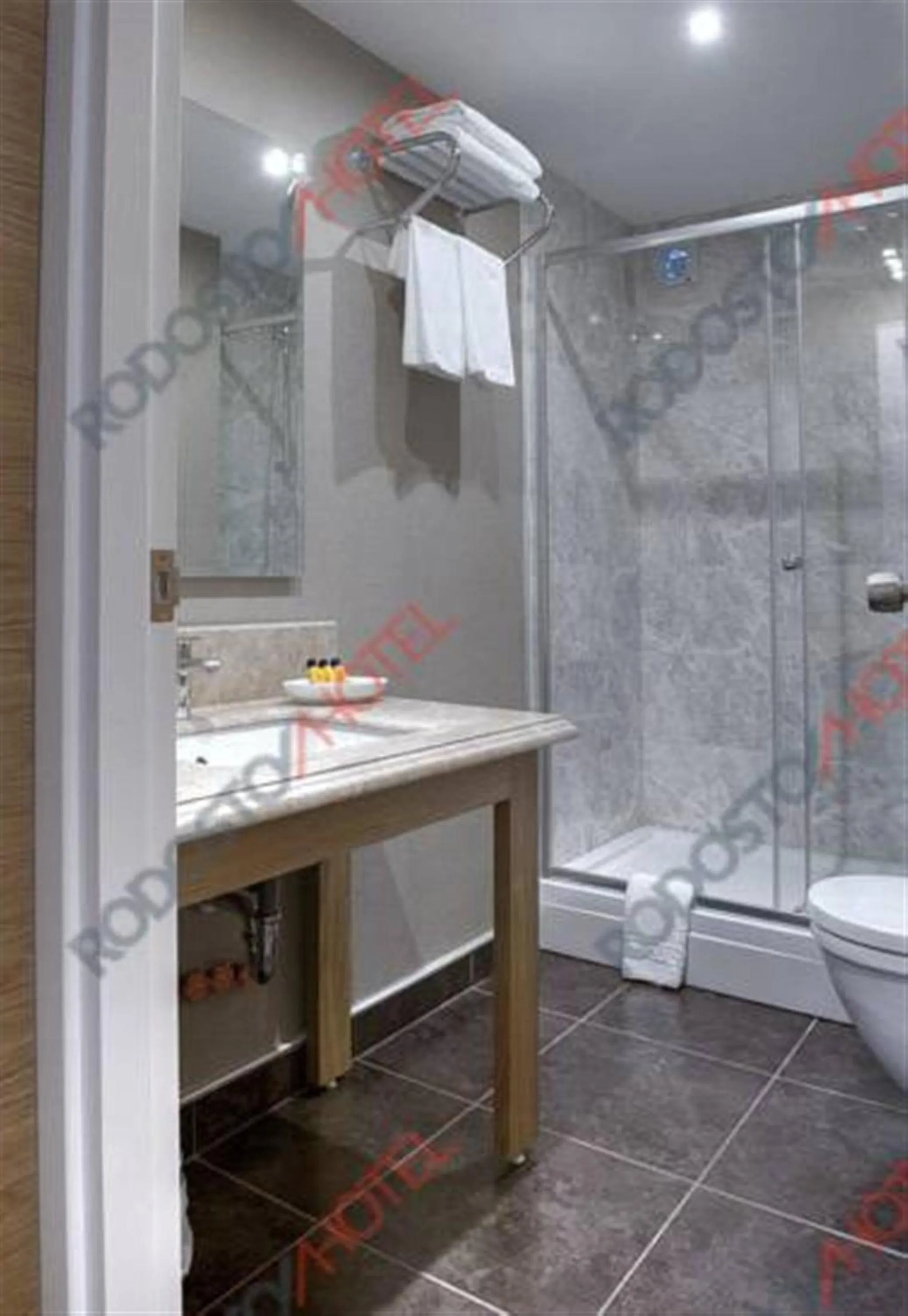 Shower in Rodosto Hotel