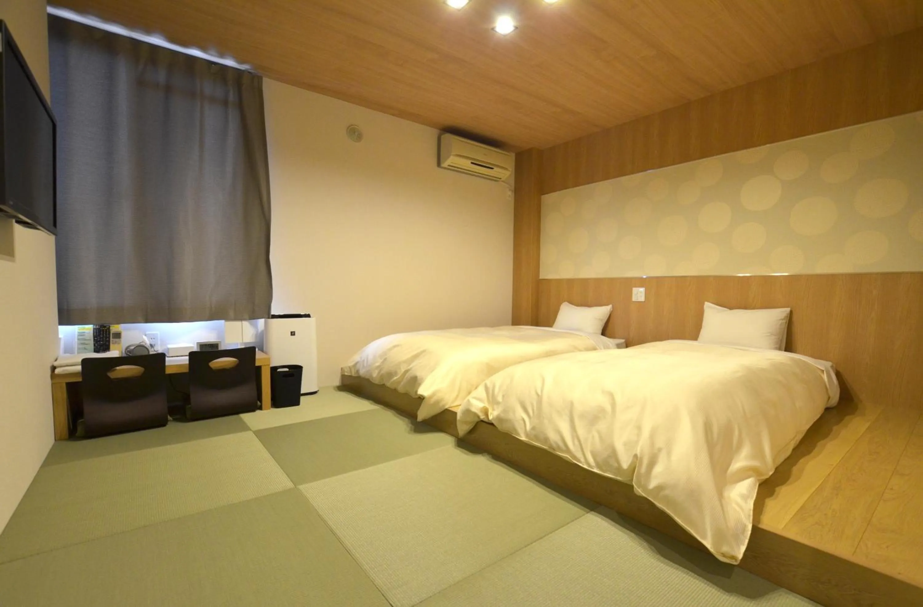 Photo of the whole room, Bed in Isahaya Daiichi Hotel