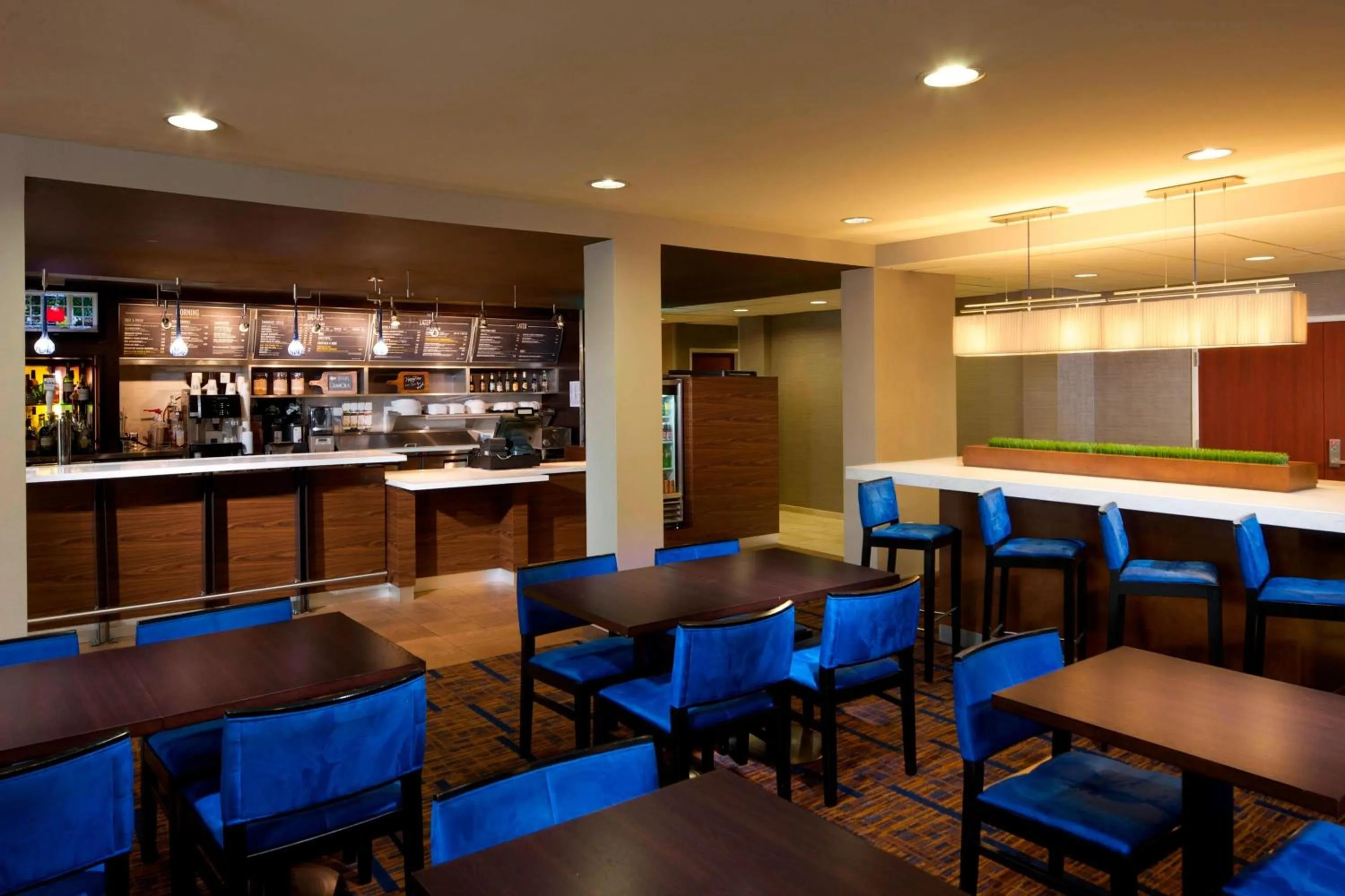 Restaurant/places to eat in Courtyard by Marriott Brownsville