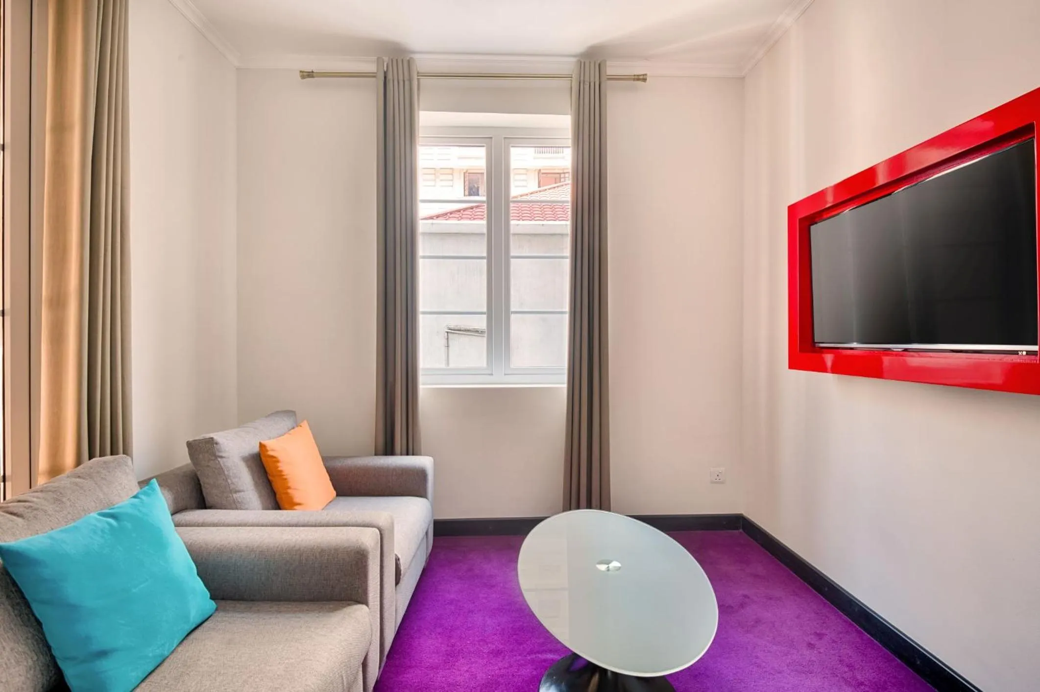 Living room in Fairway Colombo - Sri Lanka's First Hotel With Robot Technology