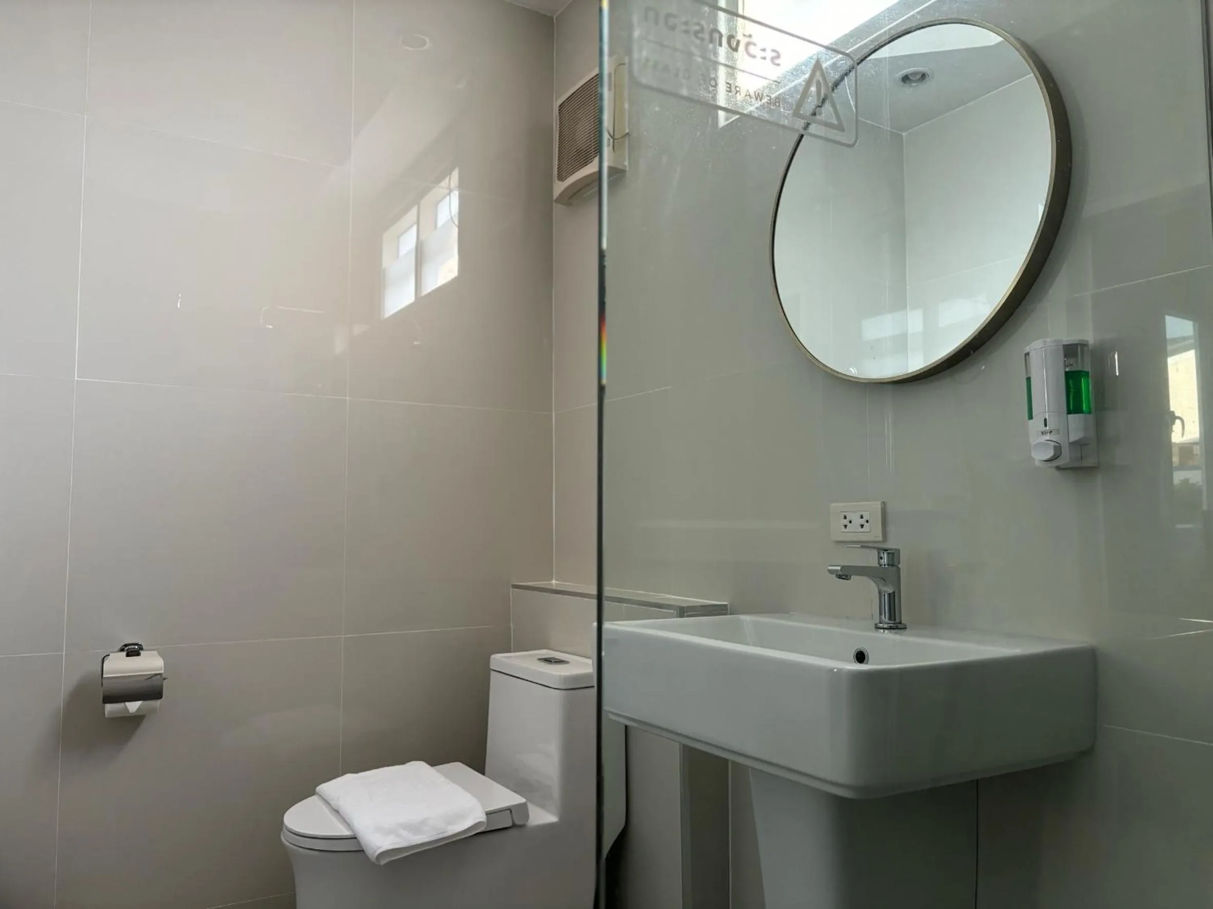 Bathroom in Mangoes Pattaya