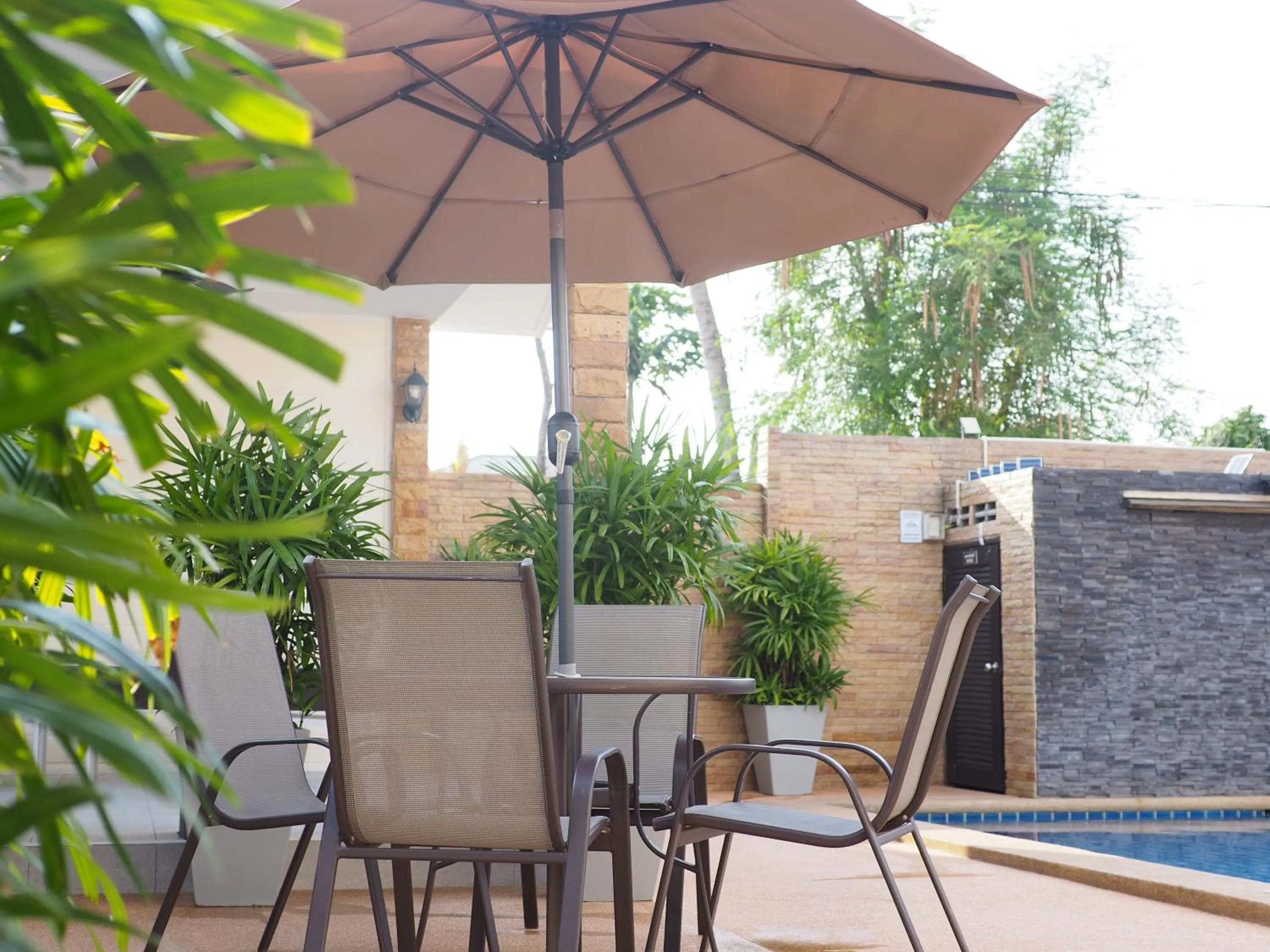 Swimming pool in Mangoes Pattaya