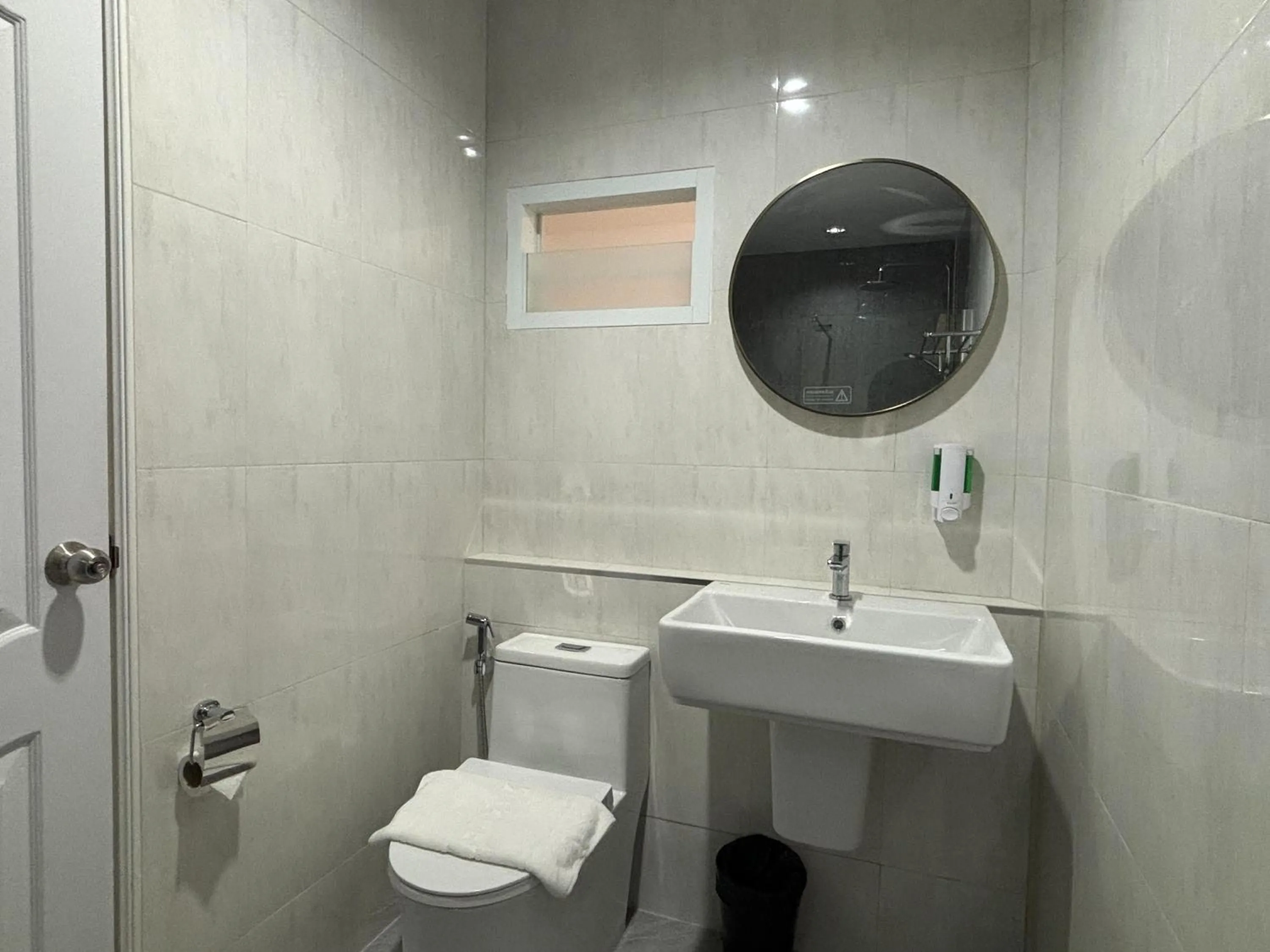 Shower in Mangoes Pattaya