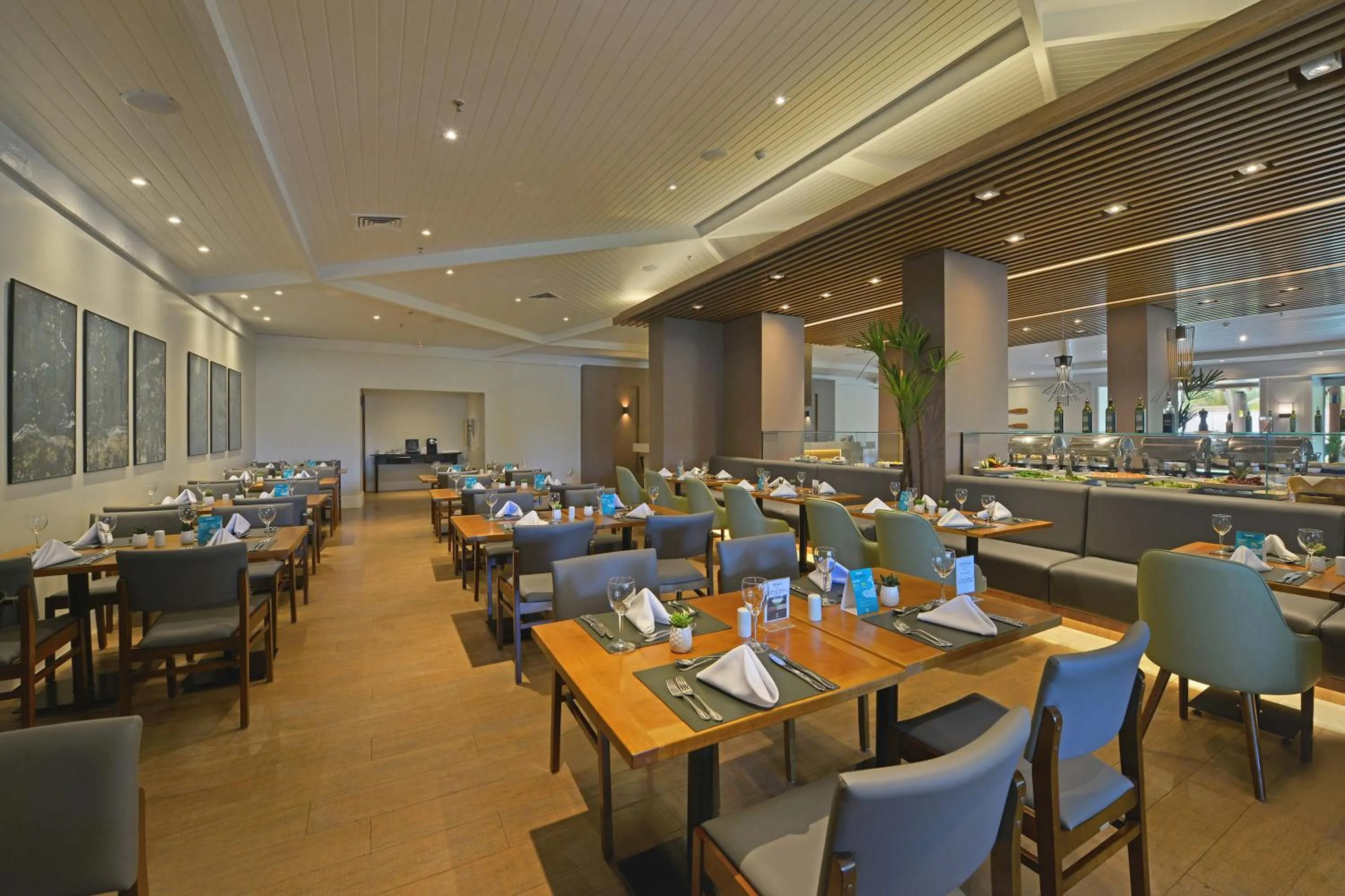 Restaurant/places to eat in Hotel Deville Prime Salvador