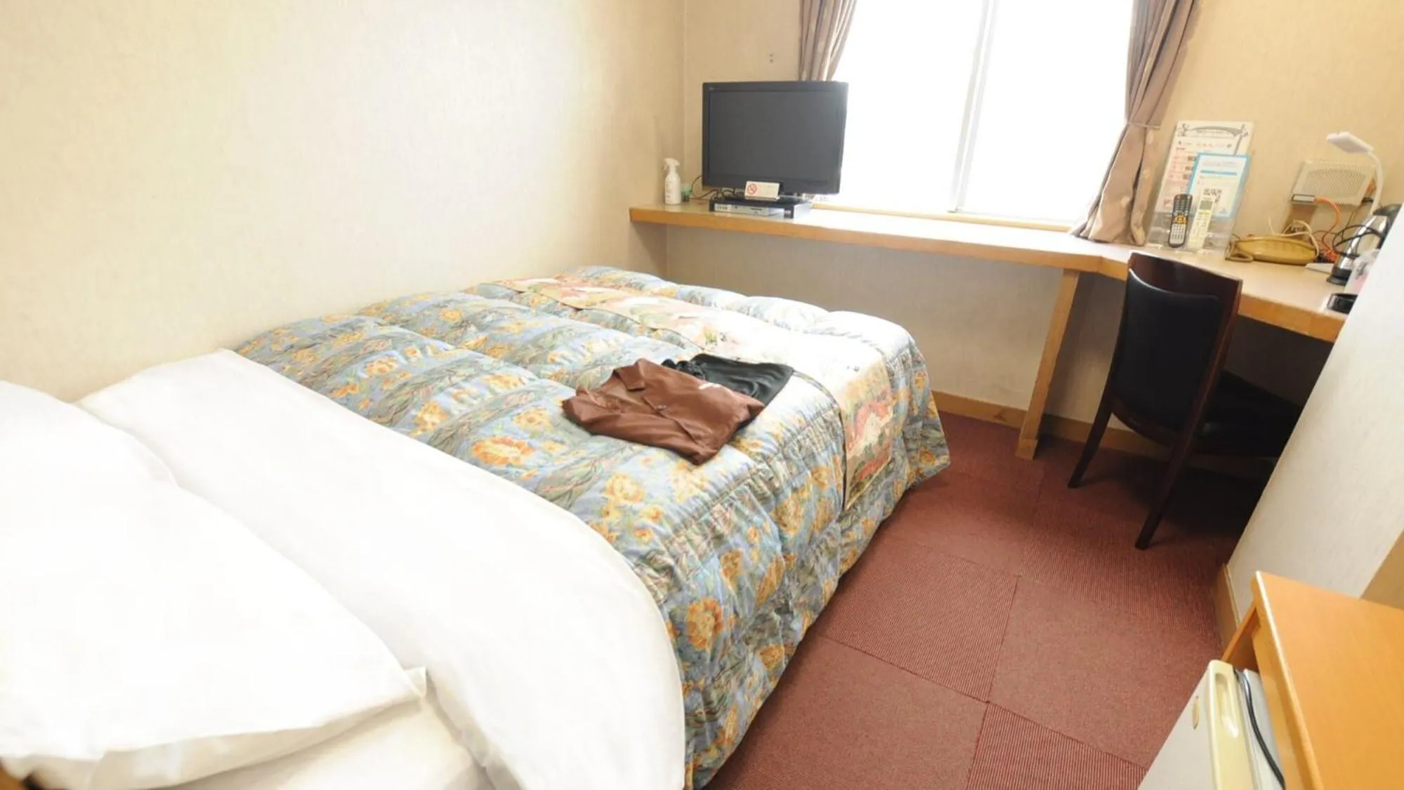 Bed in Handa Station Hotel