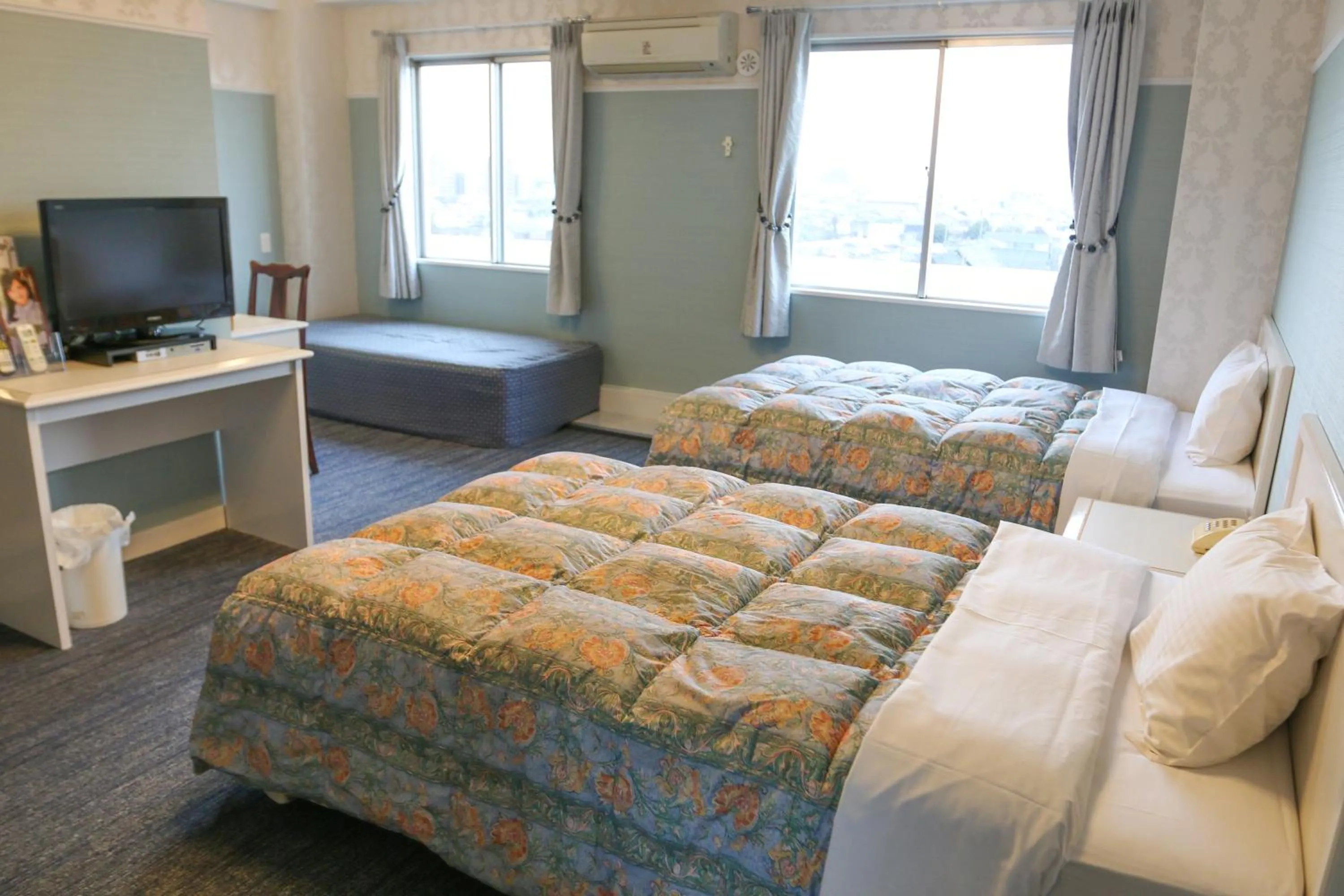 Photo of the whole room, Bed in Handa Station Hotel