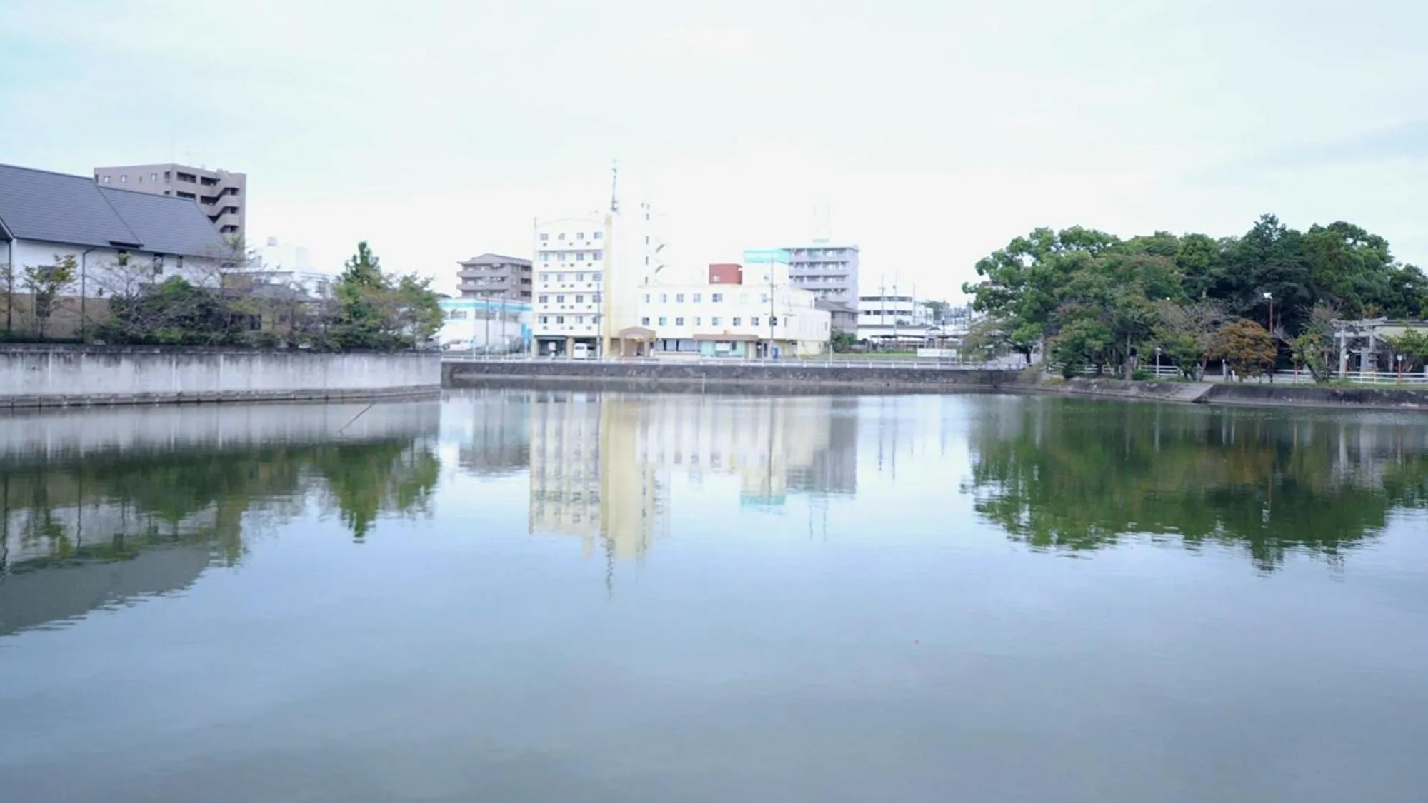Facade/entrance in Handa Station Hotel