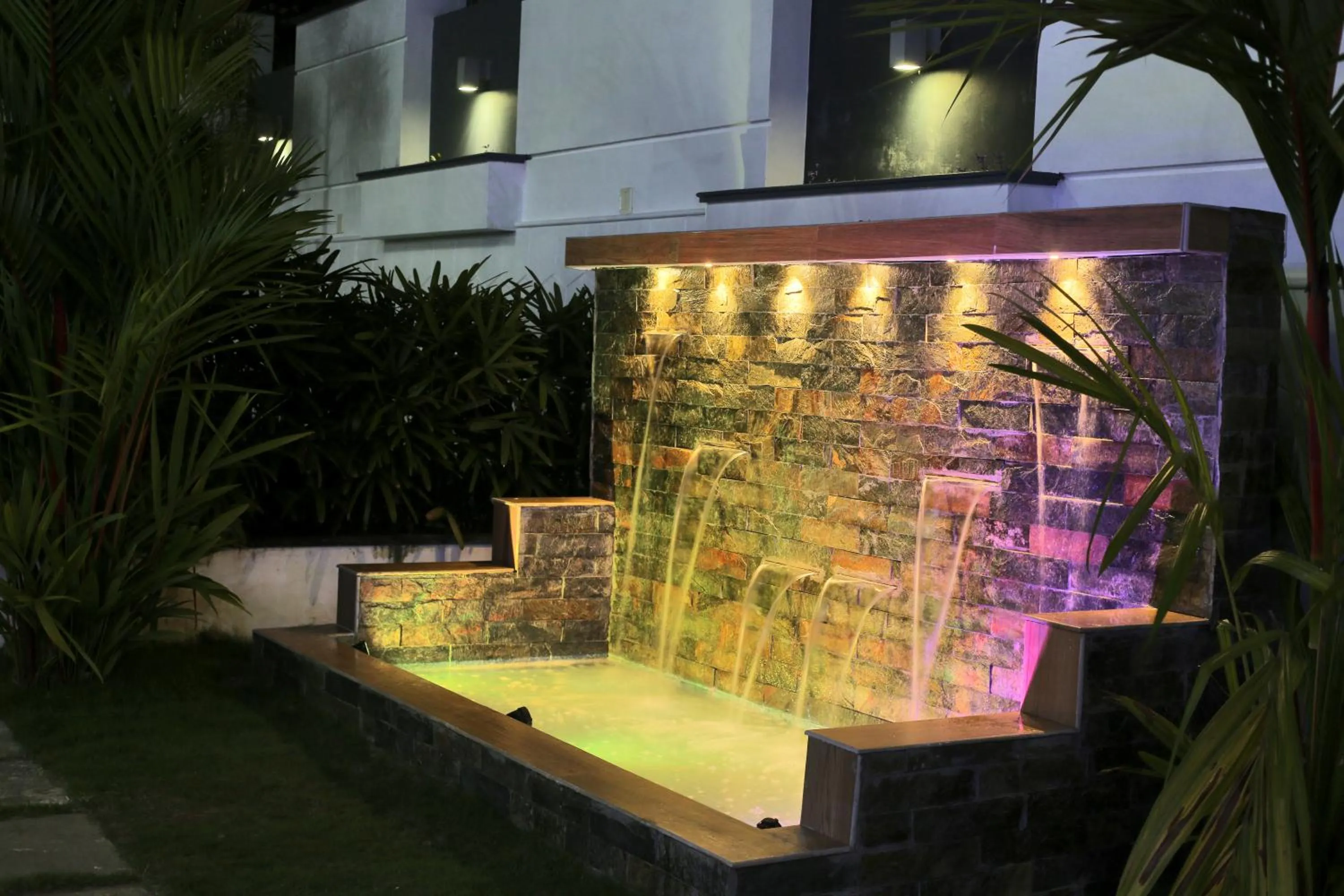 Garden in Le Villagio Resort & Domes