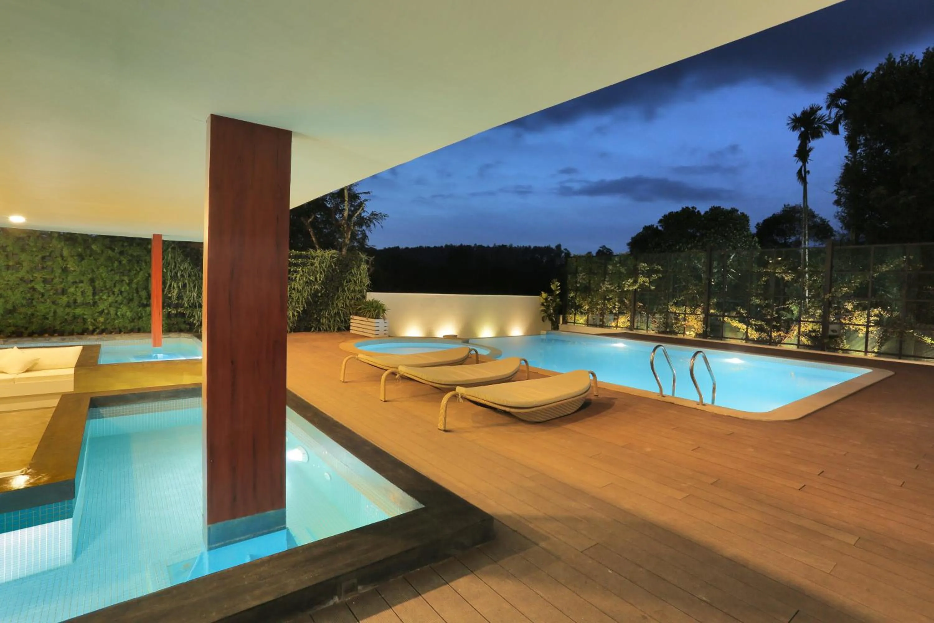 Swimming pool in Le Villagio Resort & Domes