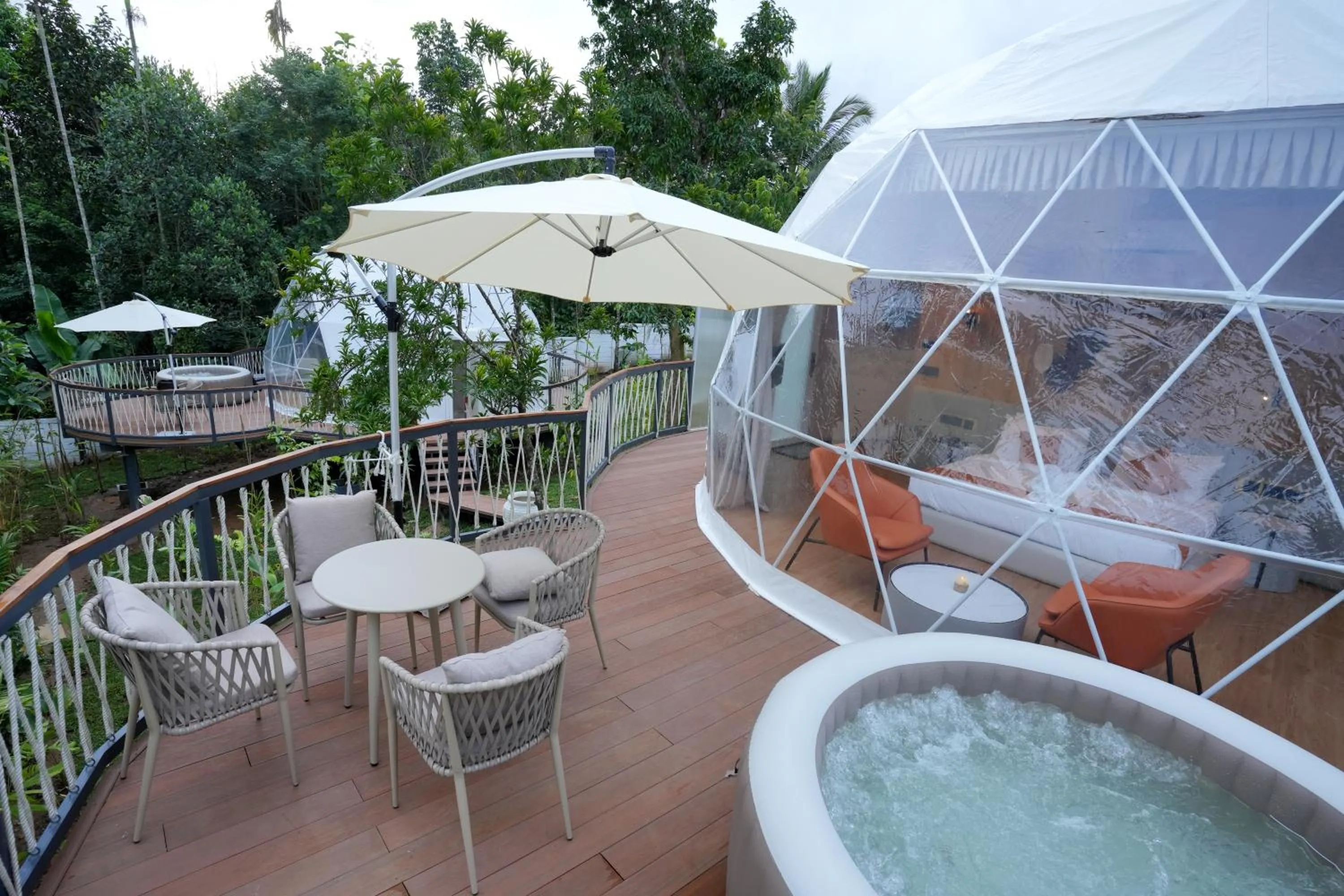 Hot Tub in Le Villagio Resort & Domes