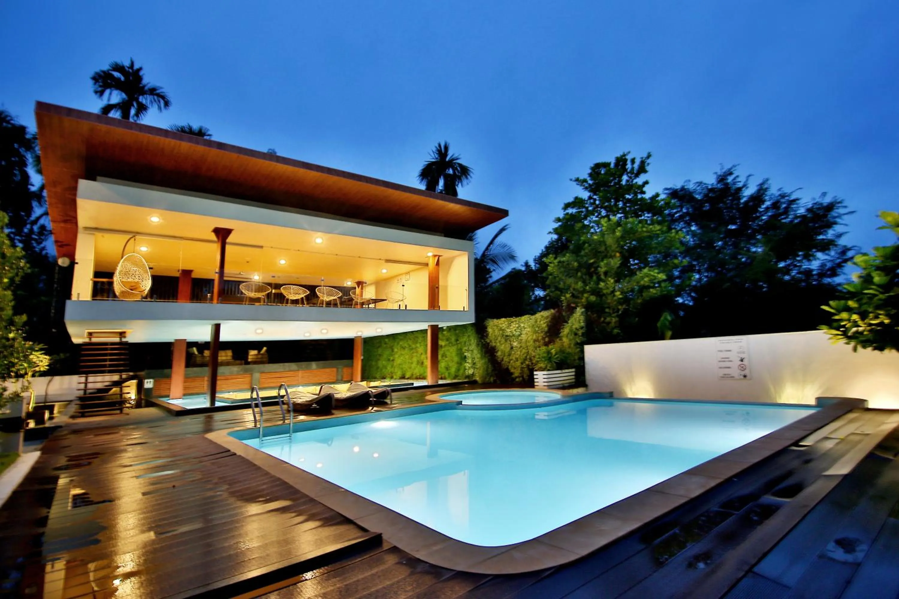 Swimming pool in Le Villagio Resort & Domes