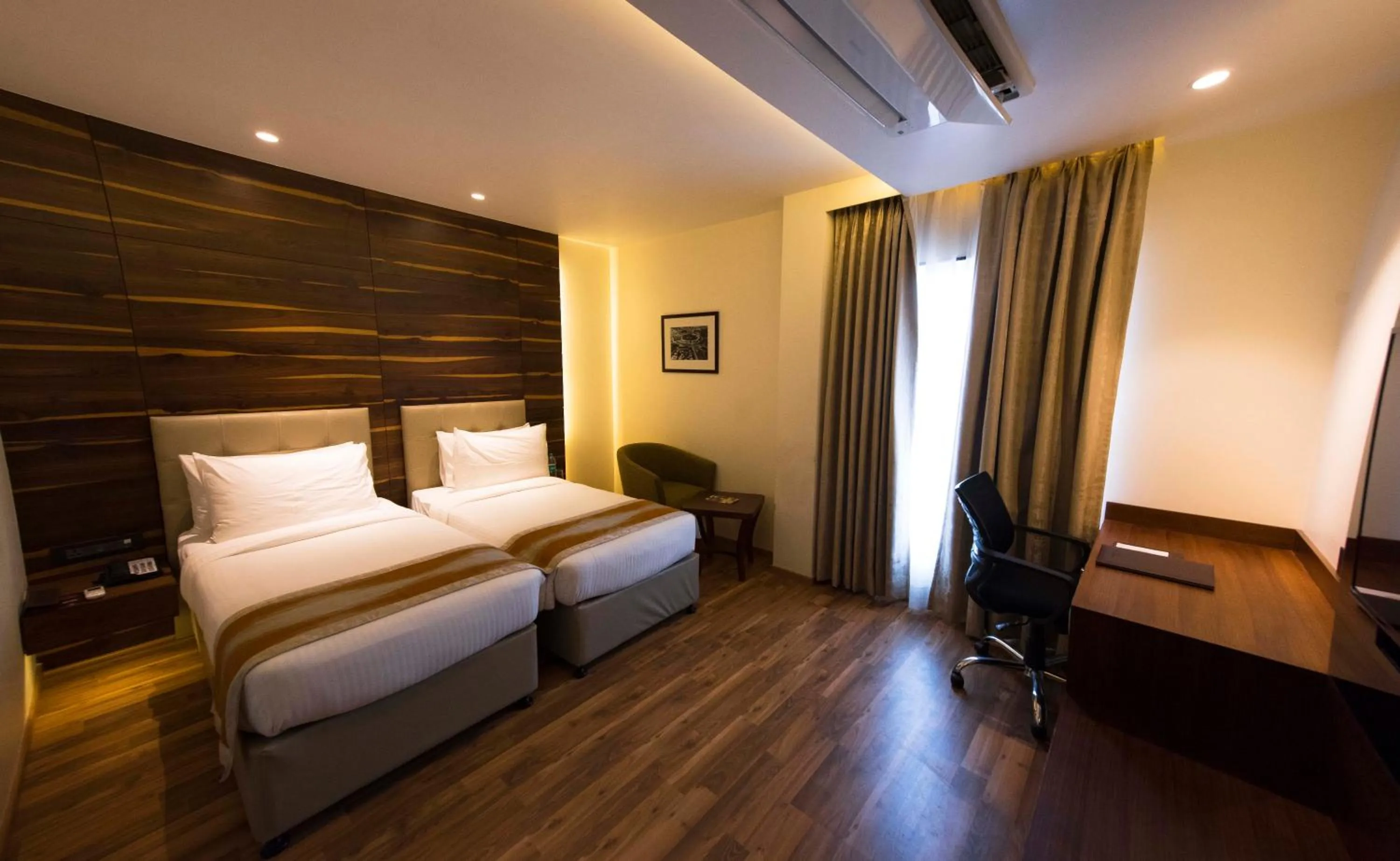 Bathroom, Bed in Connaught Royale Delhi