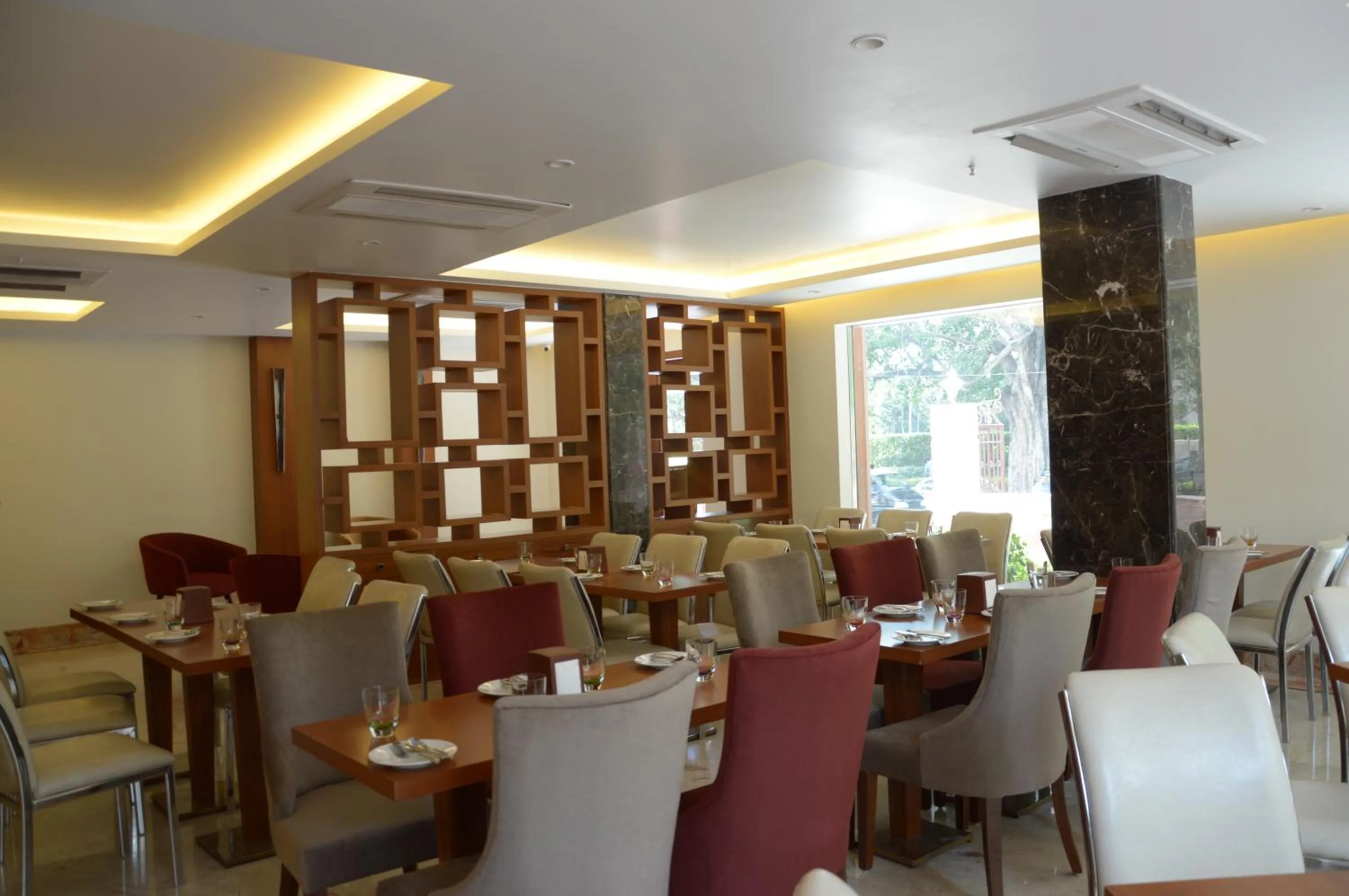 Restaurant/places to eat in Connaught Royale Delhi
