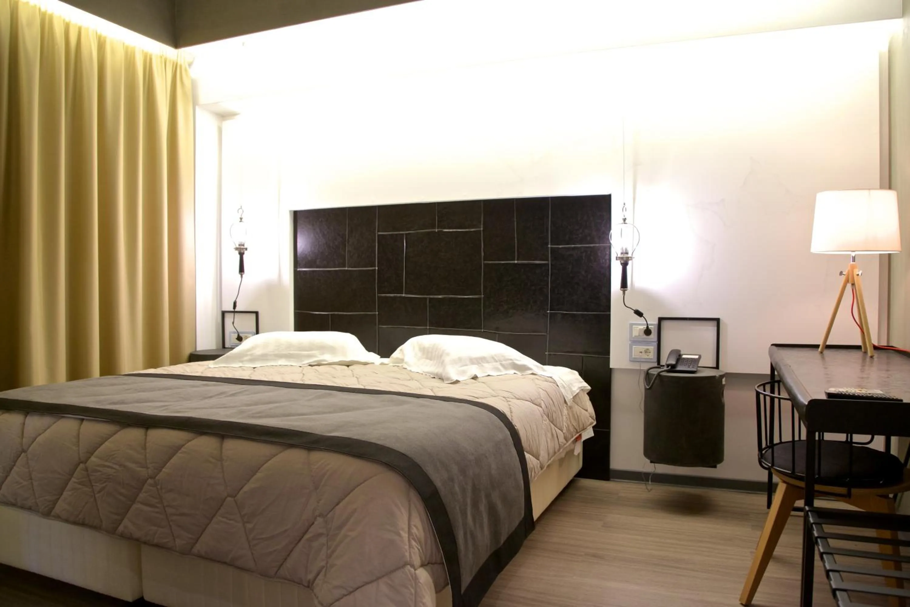 Bedroom, Bed in Adonis City Hotel