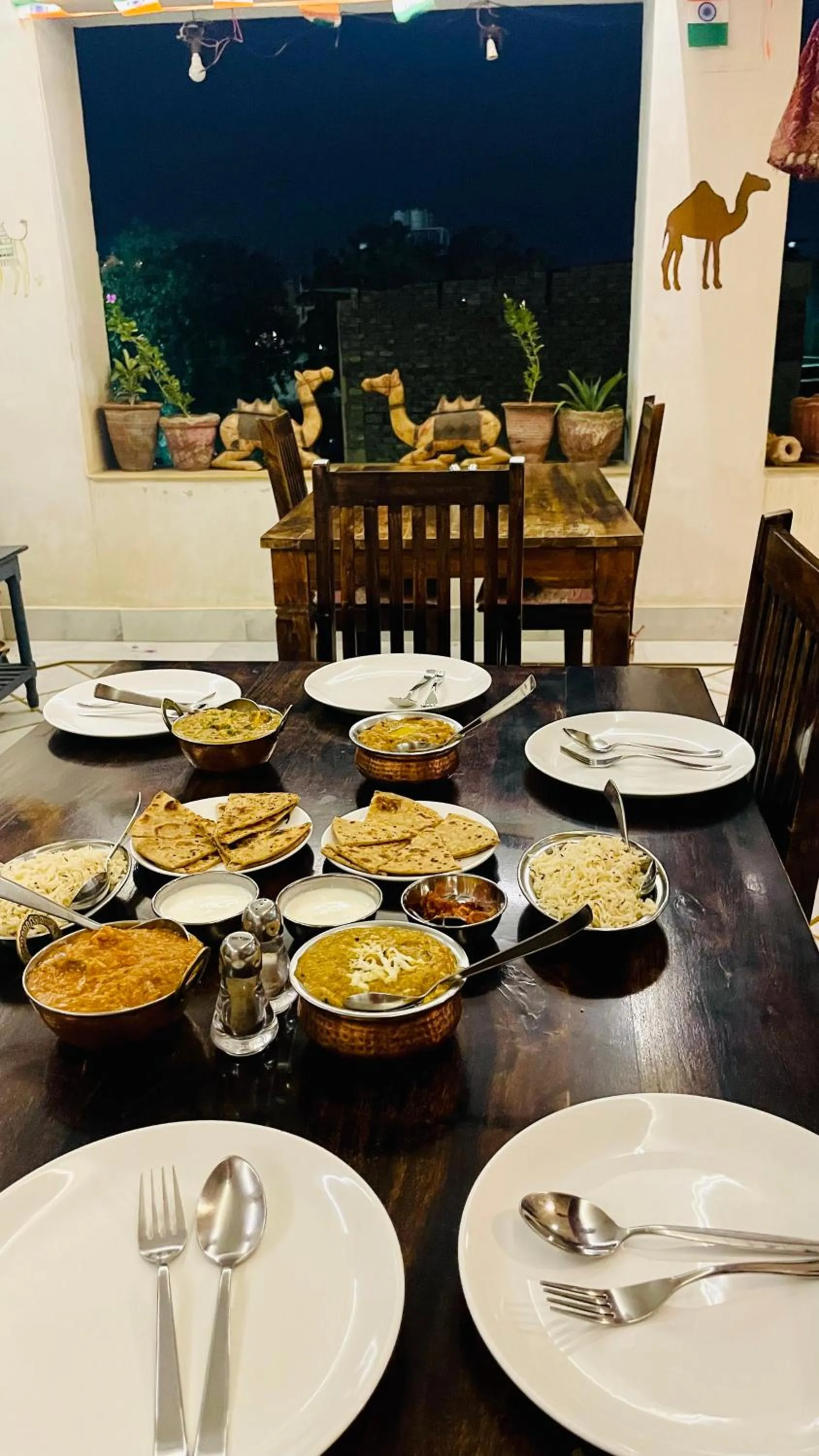 Restaurant/places to eat in The Wanderlust Guest House & Safari