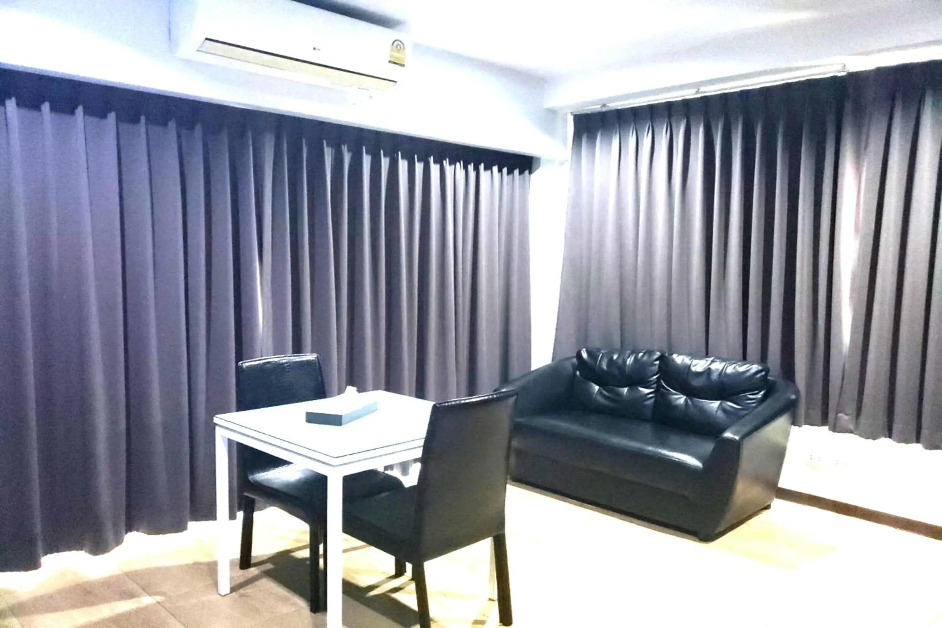 Living room in Eurotel Hotel SHA