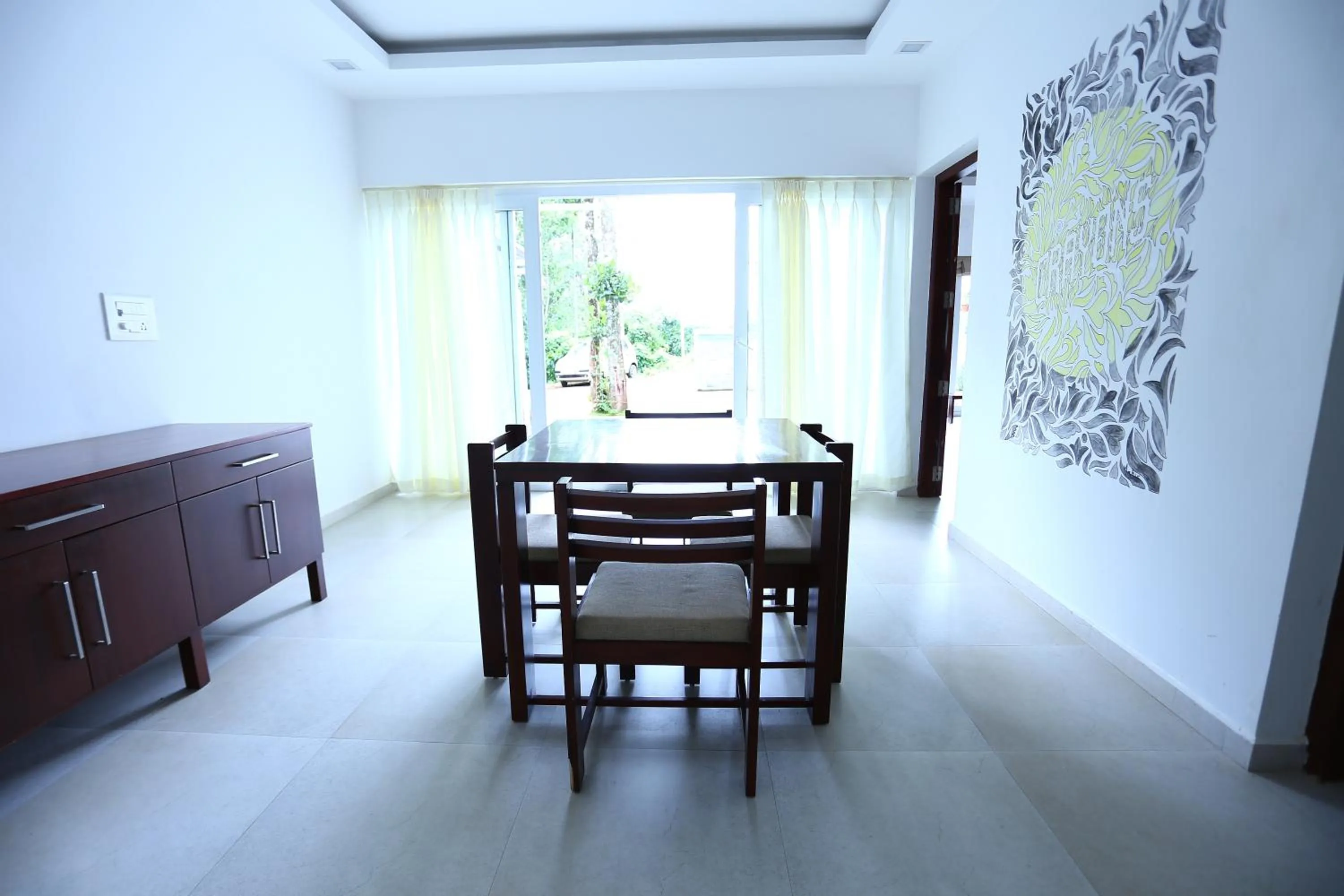 Restaurant/places to eat in Crayons Guest House Munnar