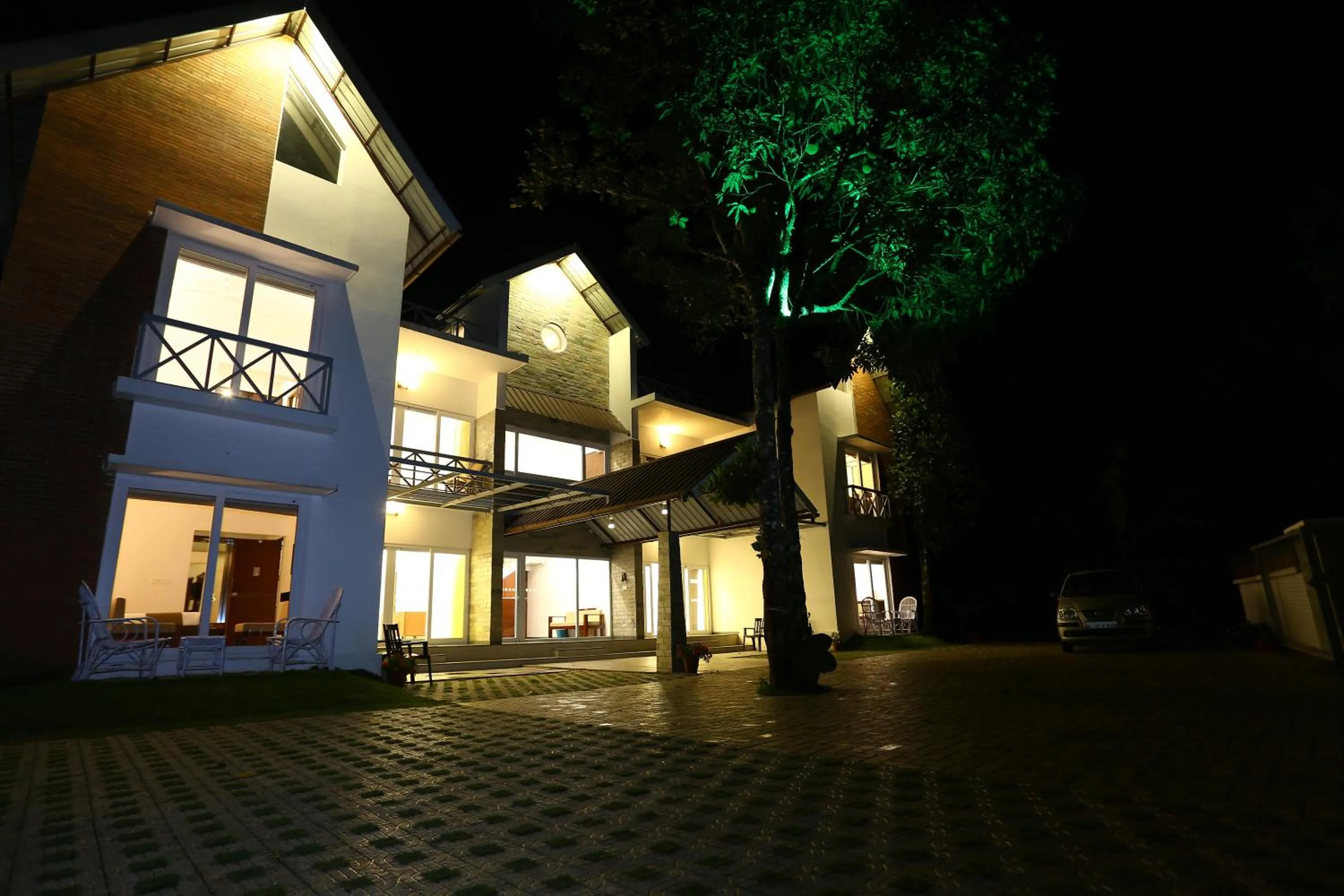 Property building in Crayons Guest House Munnar
