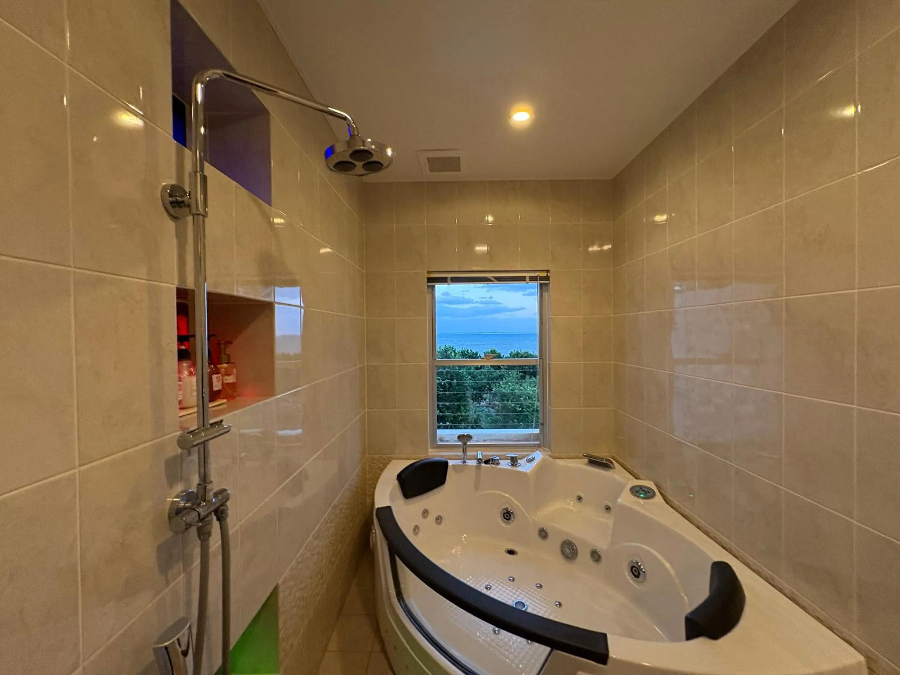 Shower in Arimabaru Beach Resort