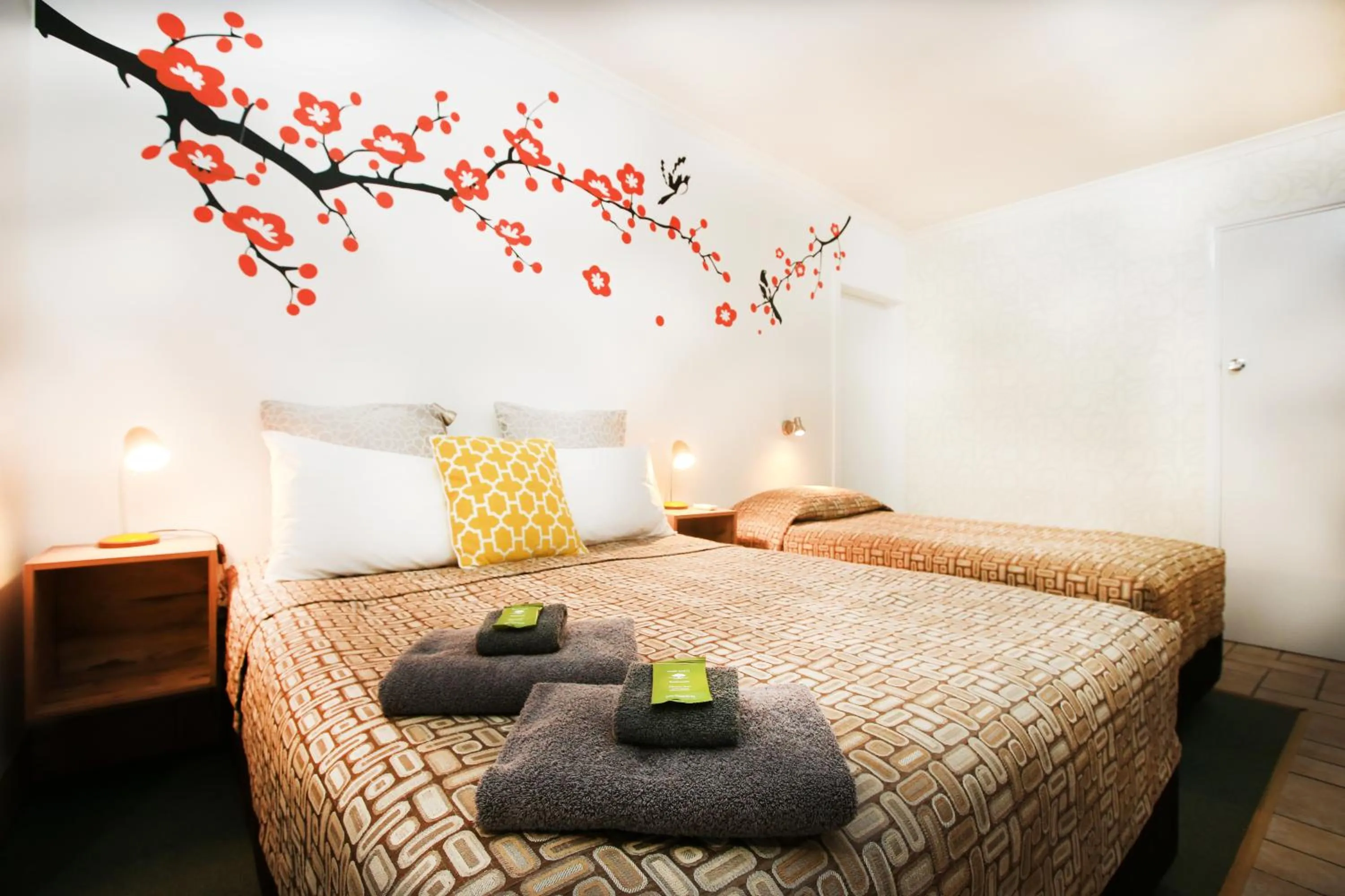 Bedroom, Bed in Central Motel Gin Gin