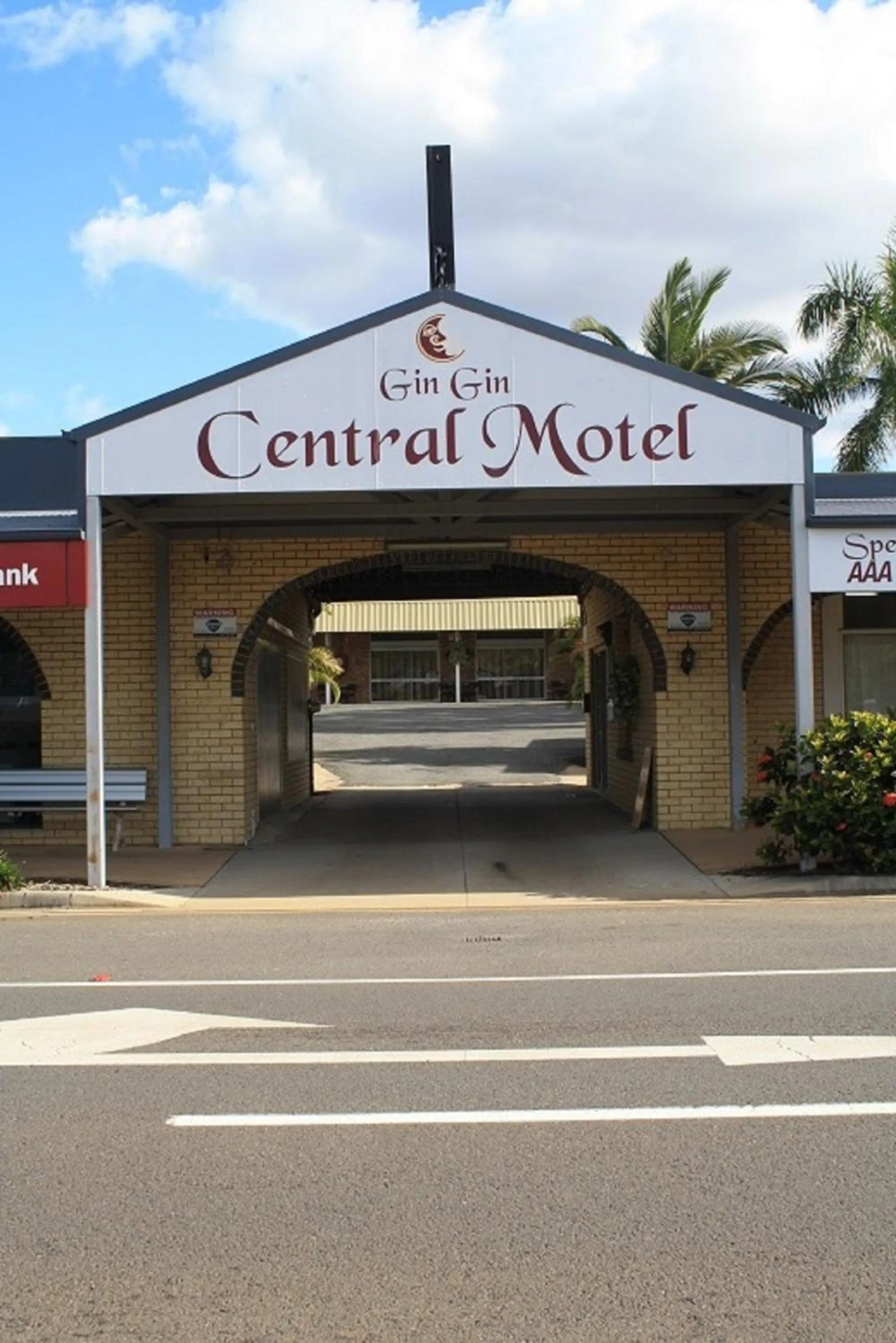 Facade/entrance in Central Motel Gin Gin