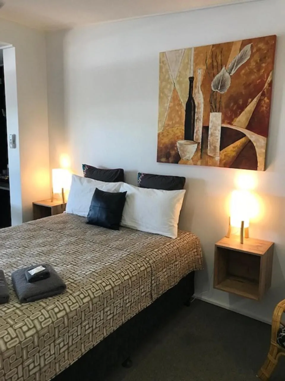 Bedroom, Bed in Central Motel Gin Gin