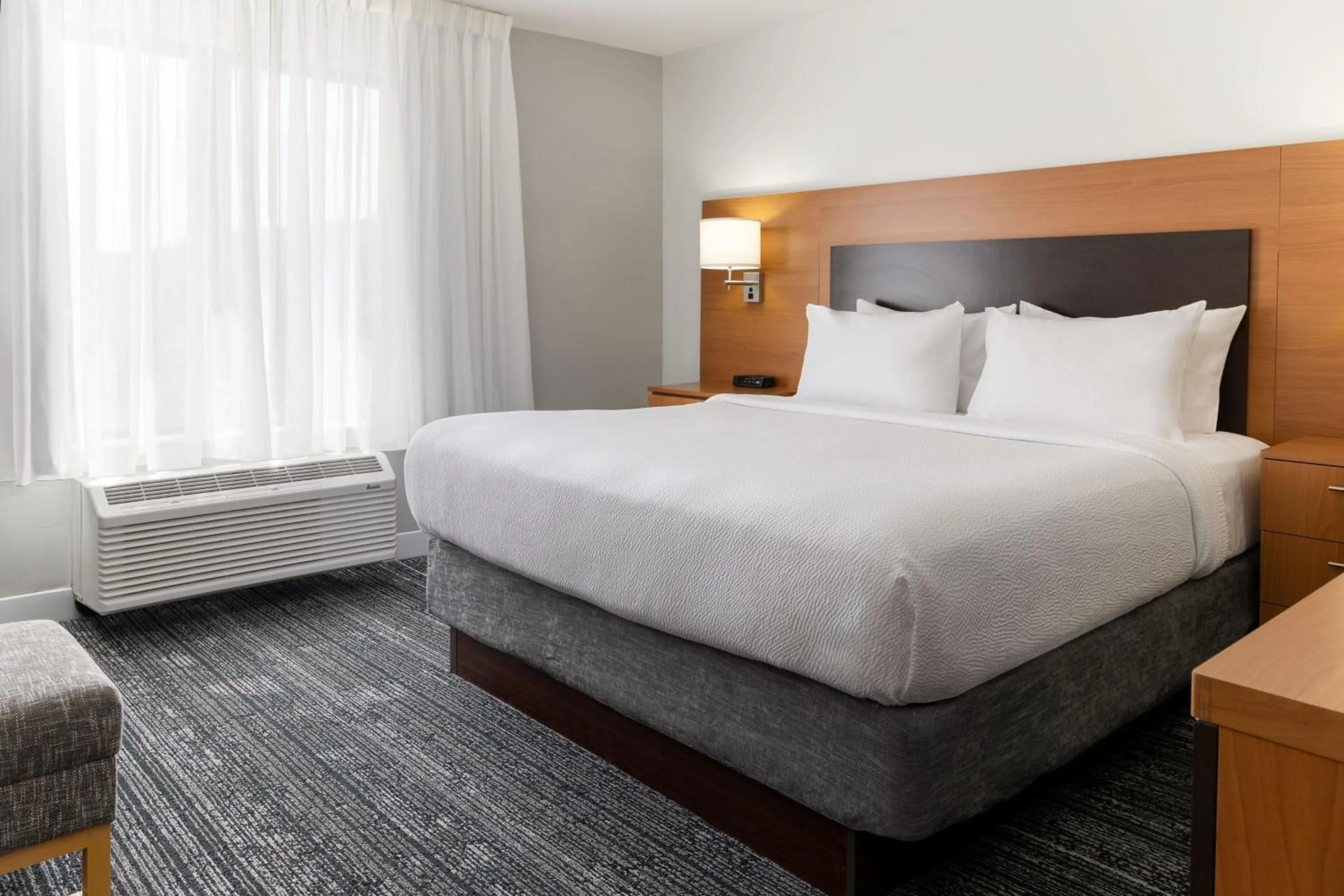 Photo of the whole room, Bed in TownePlace Suites by Marriott Erie