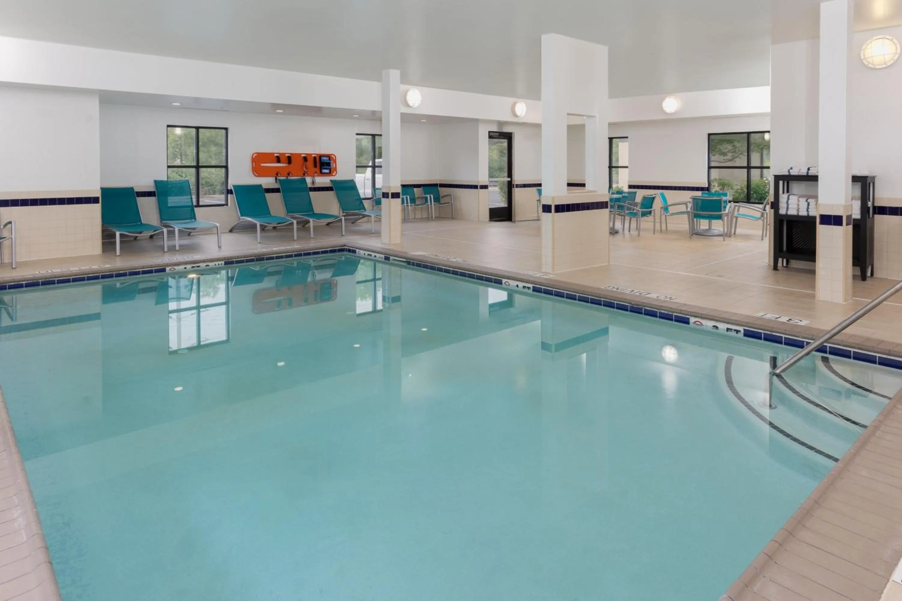 Swimming pool in TownePlace Suites by Marriott Erie