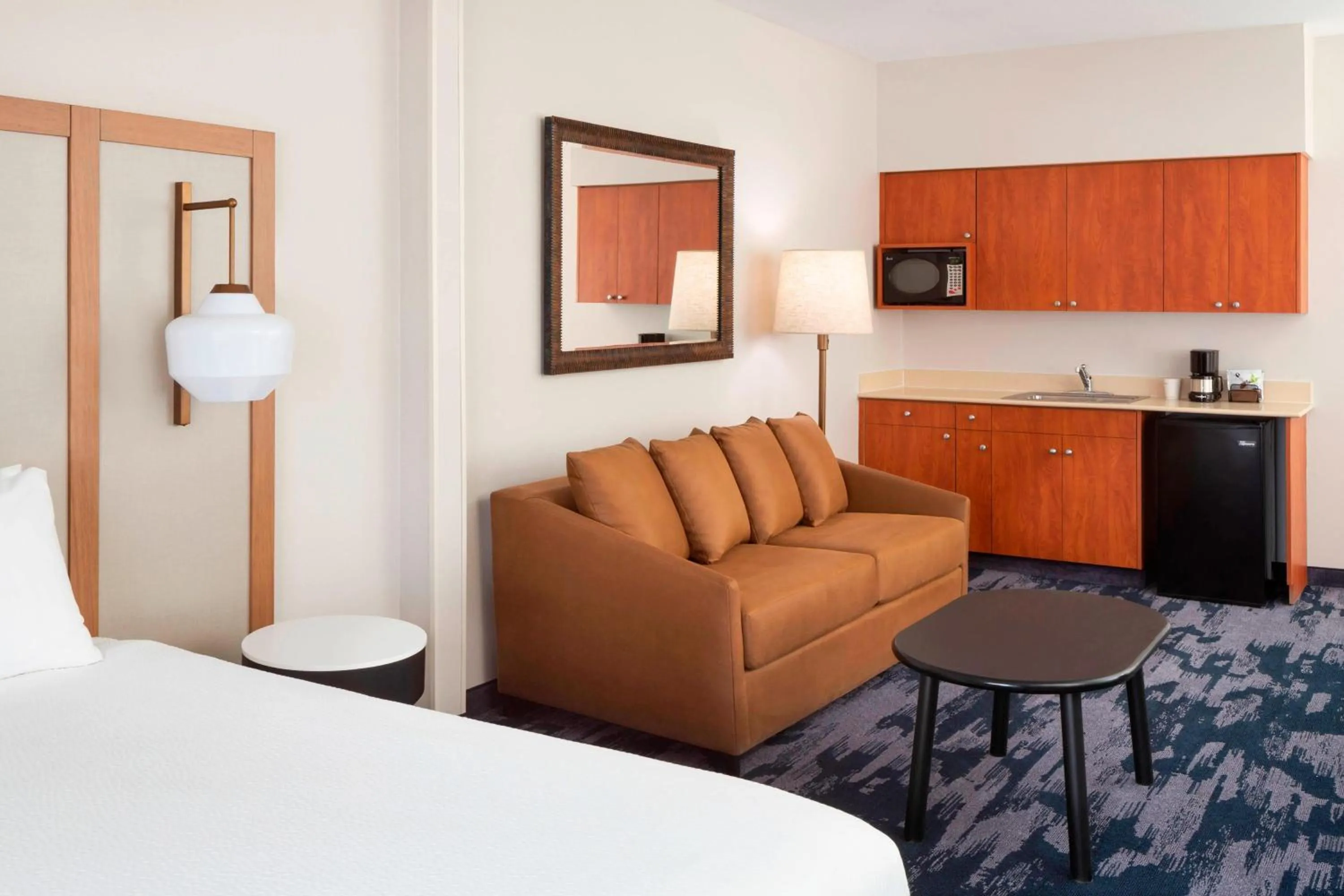 Photo of the whole room, Bed in Fairfield Inn and Suites by Marriott Napa American Canyon