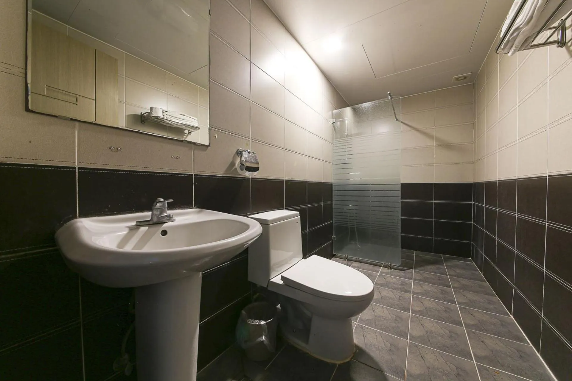 Bathroom in Navis Hotel