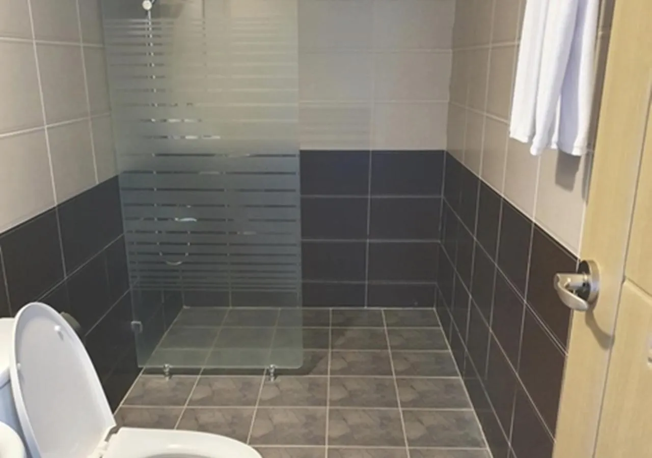 Shower in Navis Hotel