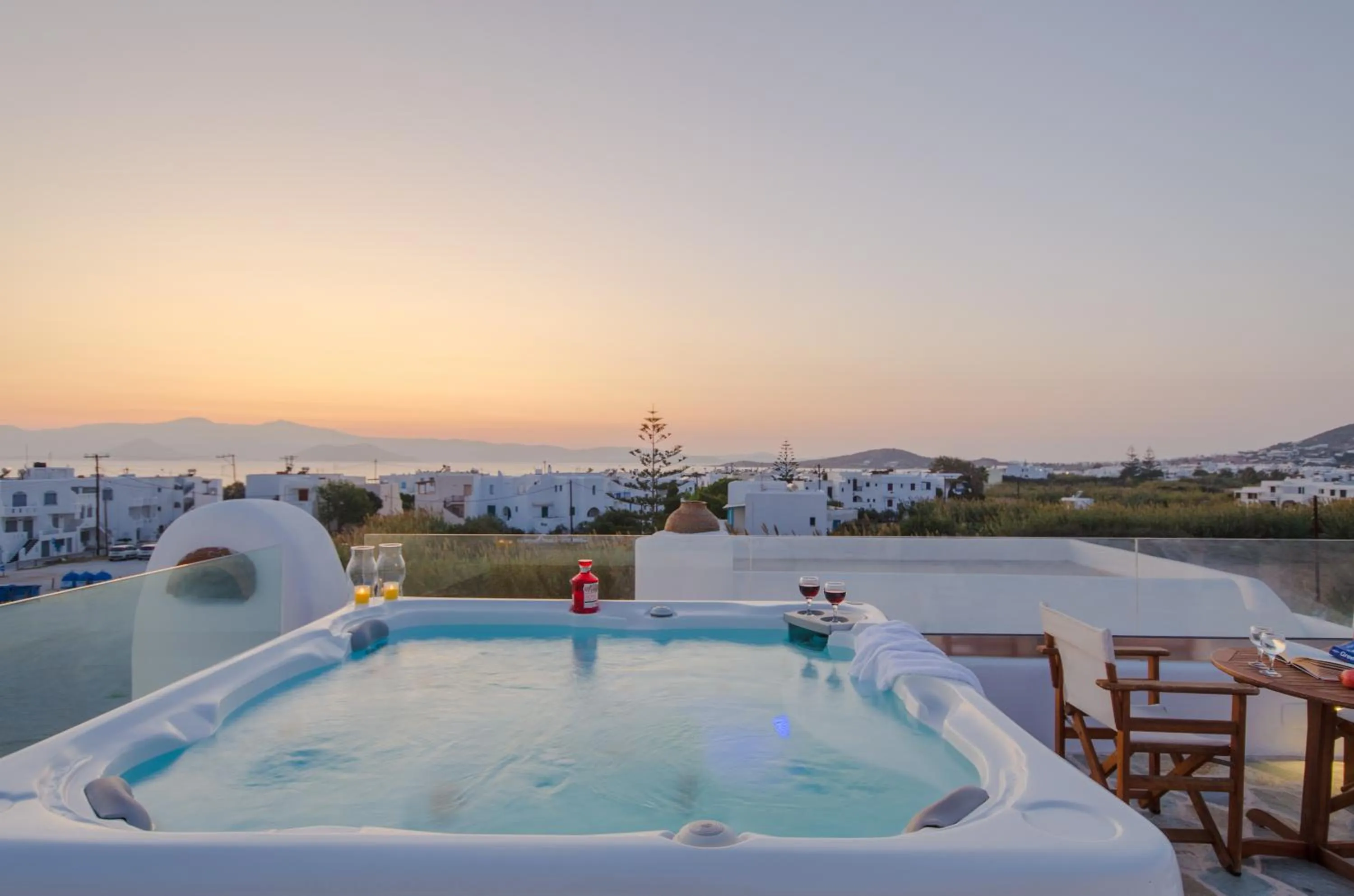 Hot Tub in Naxian Queen Luxury Villas & Suites