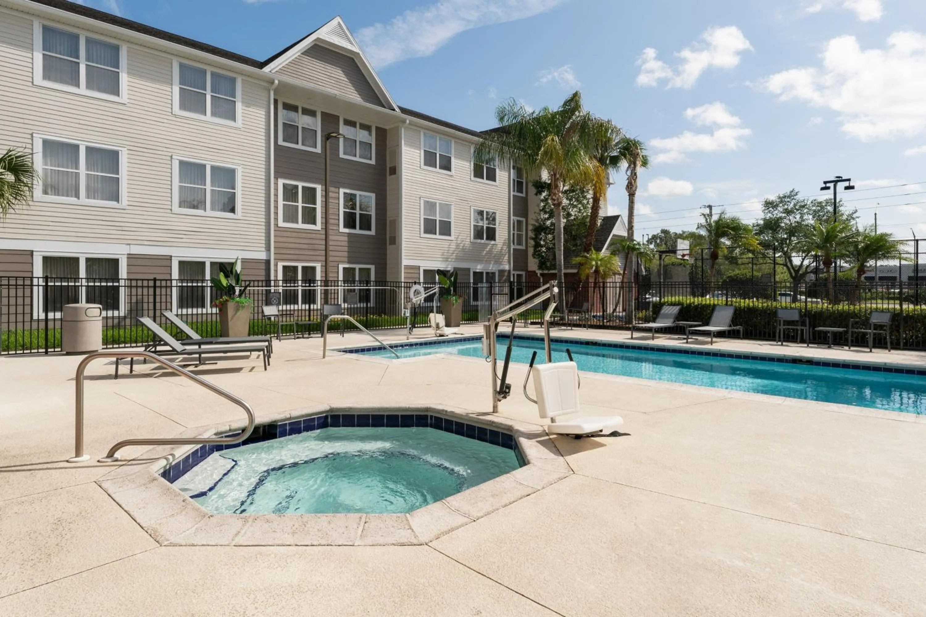 Swimming pool in Residence Inn by Marriott Lakeland