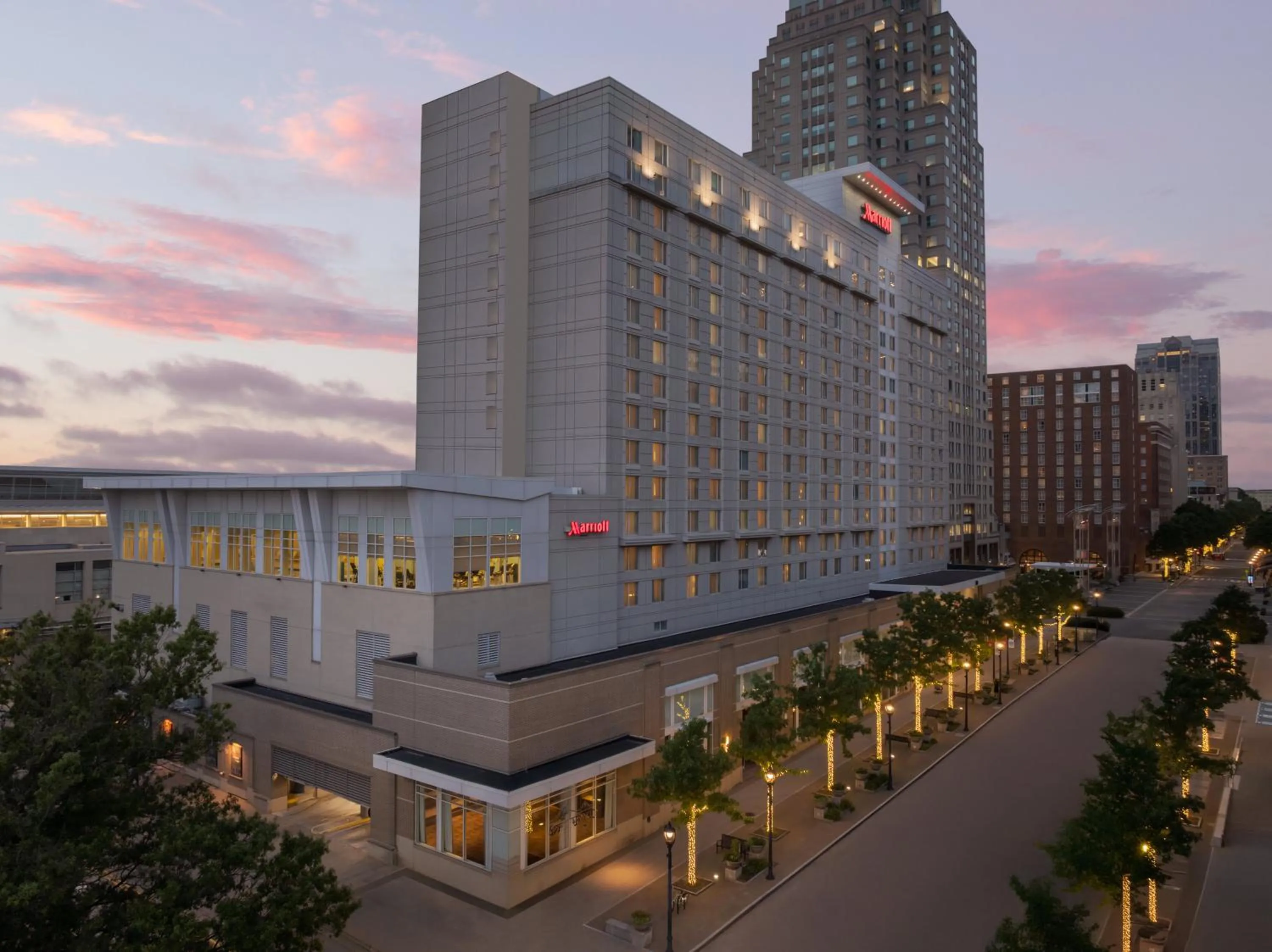 Property building in Raleigh Marriott City Center
