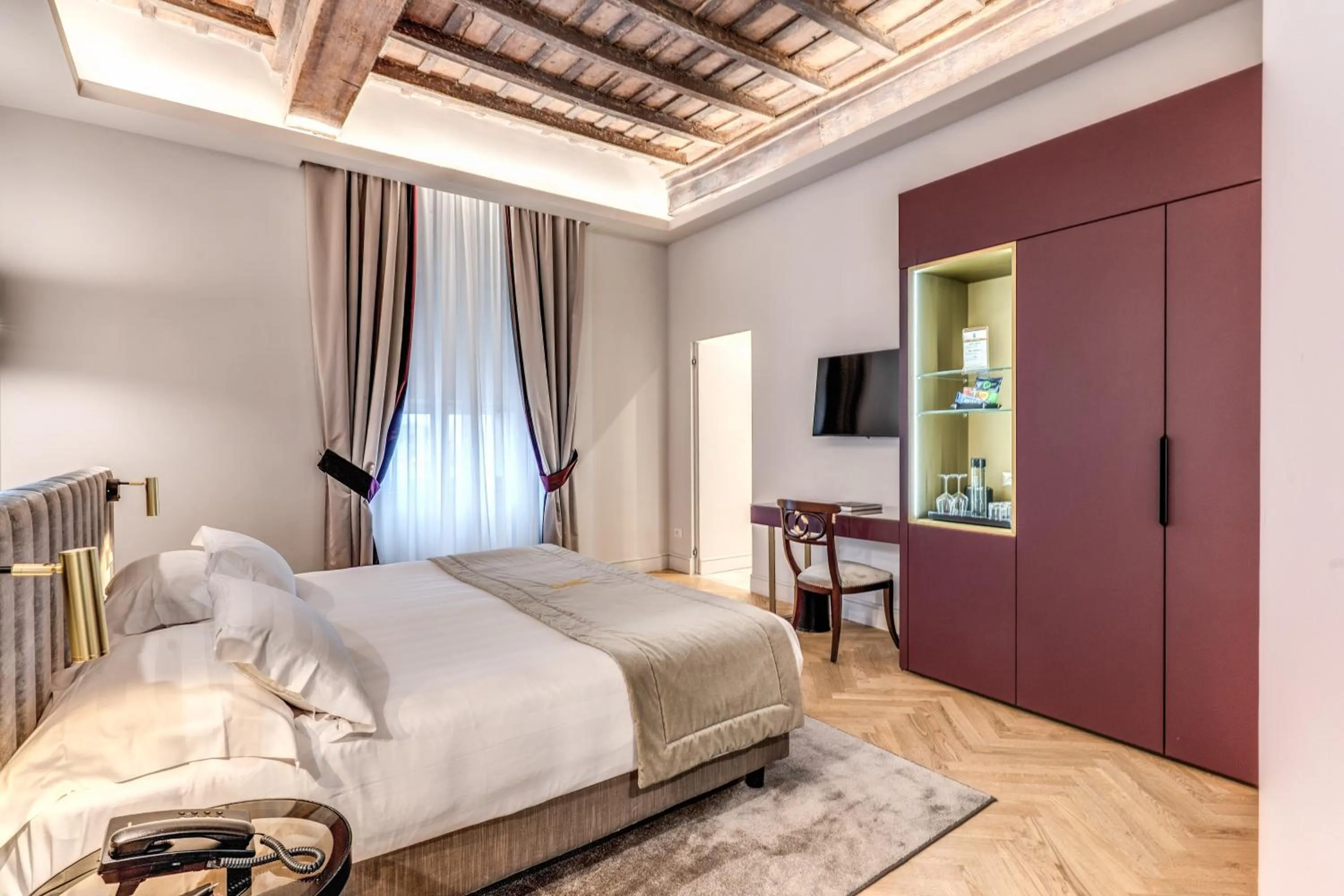 Bedroom, Bed in Eitch Borromini Palazzo Pamphilj