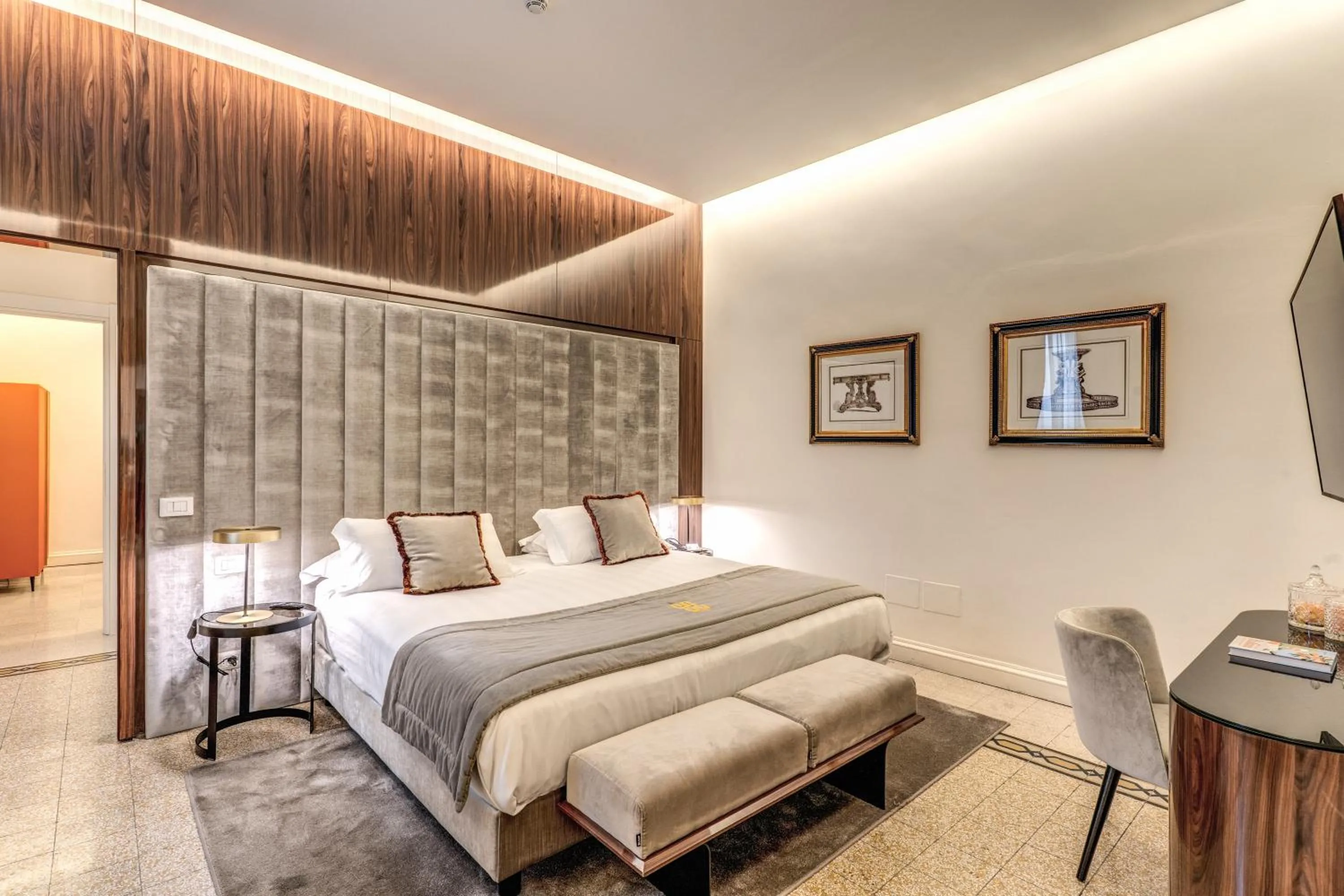 Bedroom, Bed in Eitch Borromini Palazzo Pamphilj