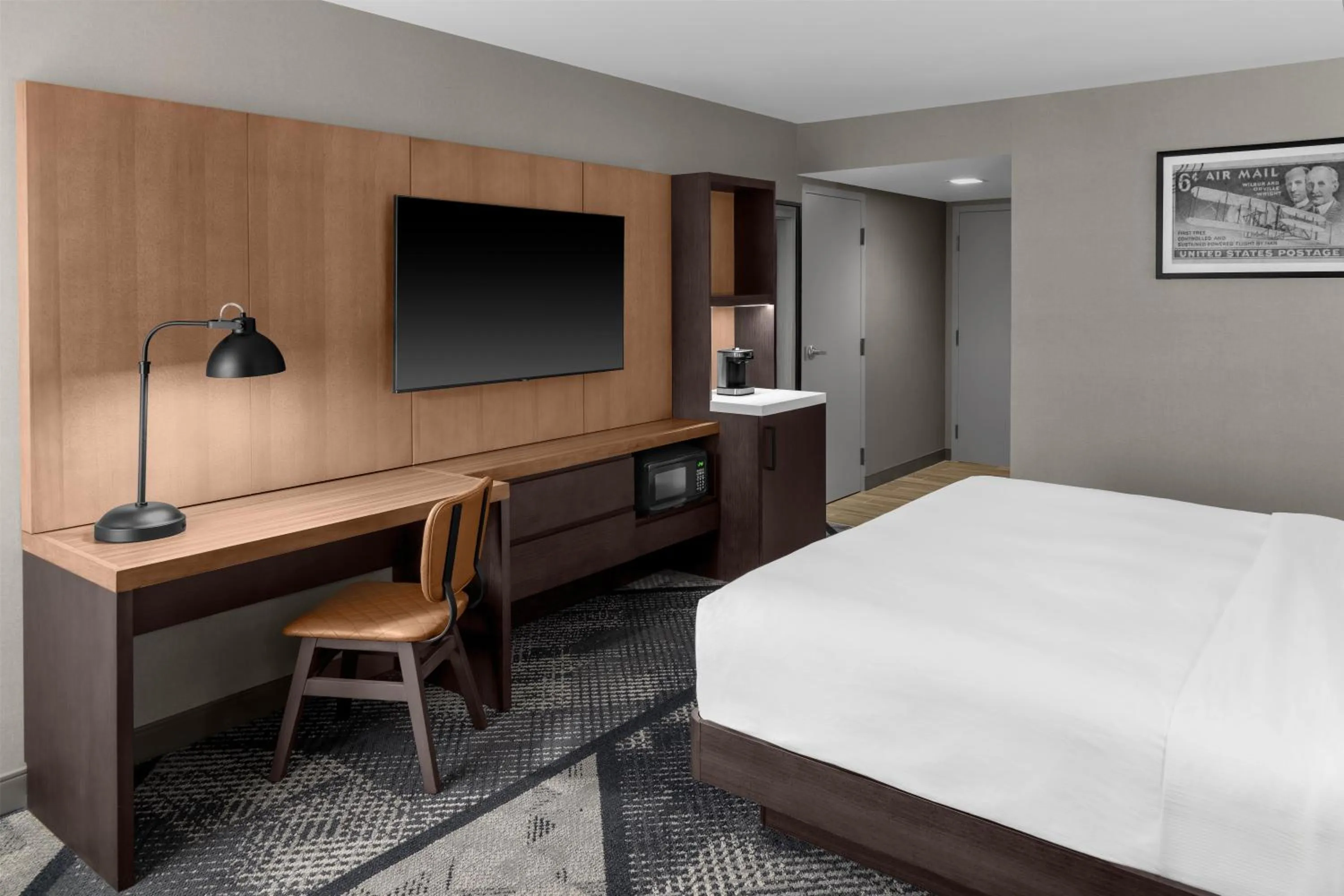 Bedroom, Bed in DoubleTree by Hilton Dayton Fairborn
