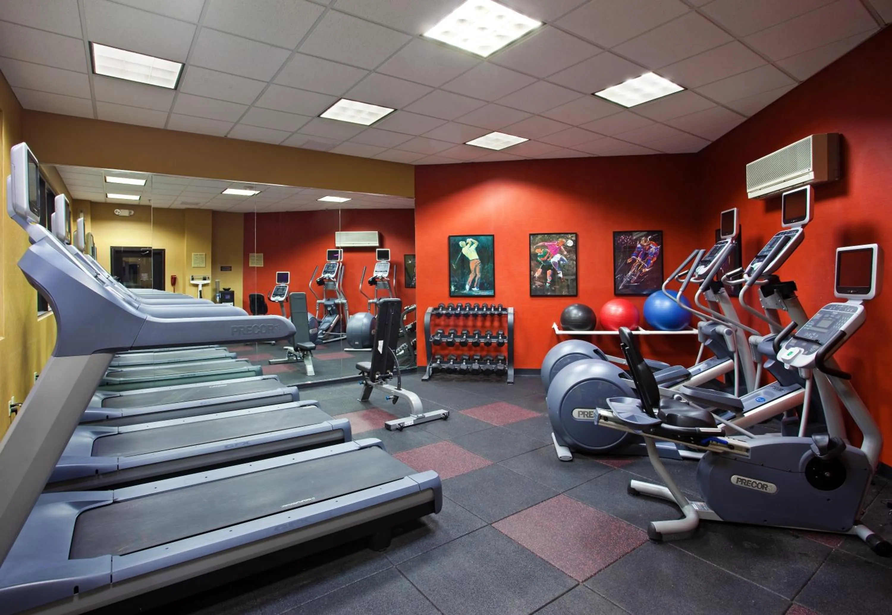 Fitness centre/facilities in Holiday Inn Dayton/Fairborn I-675, an IHG Hotel