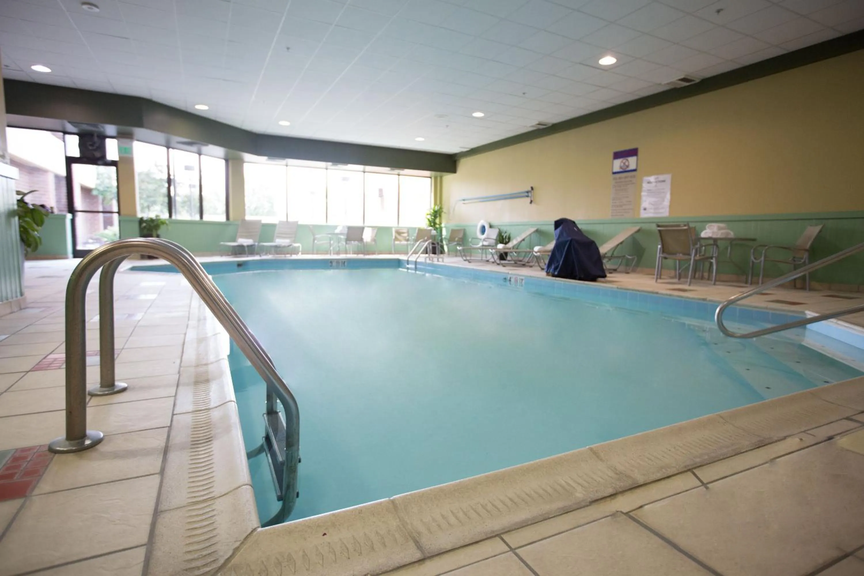 Swimming pool in Holiday Inn Dayton/Fairborn I-675, an IHG Hotel