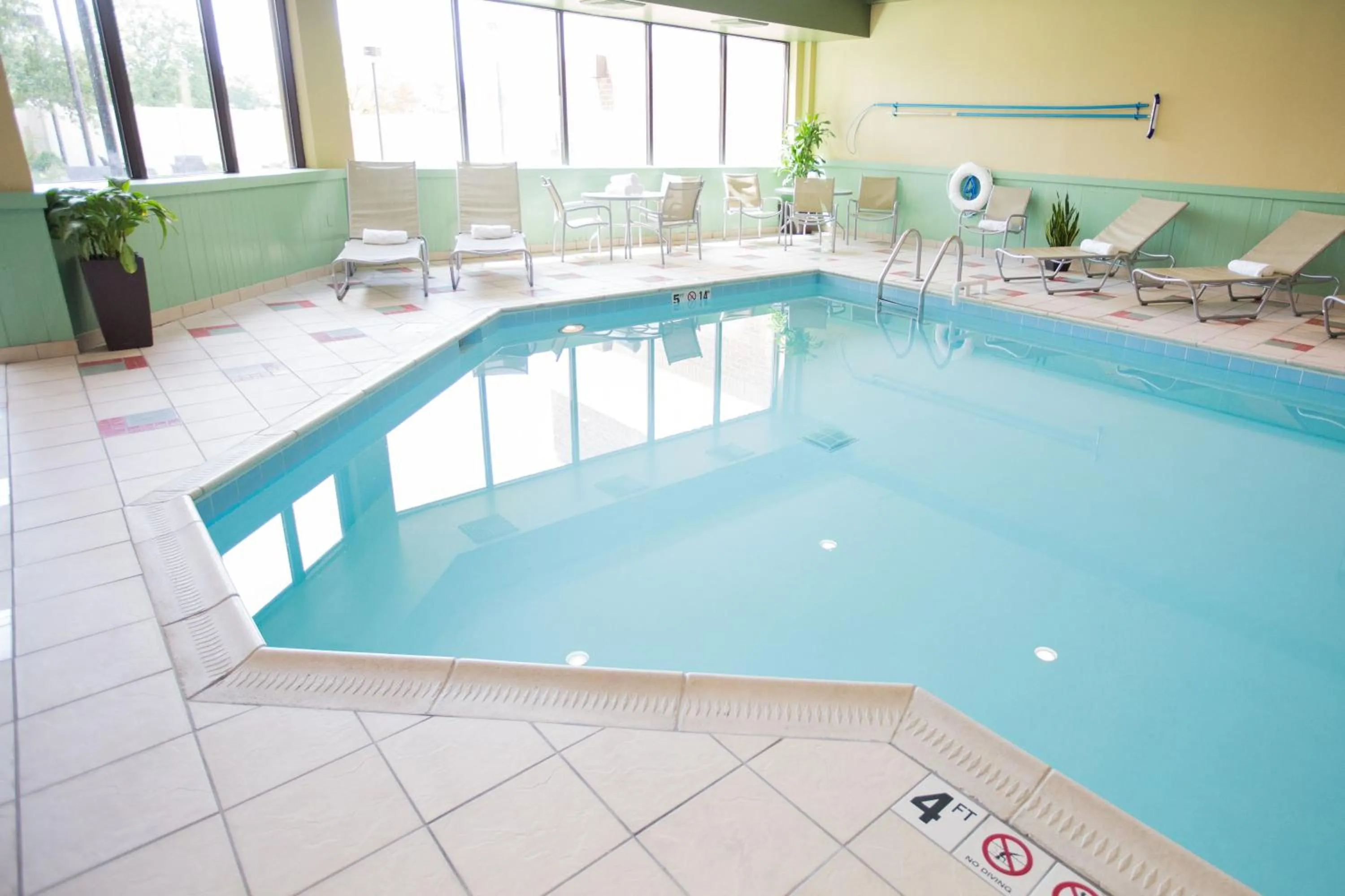 Swimming pool in Holiday Inn Dayton/Fairborn I-675, an IHG Hotel