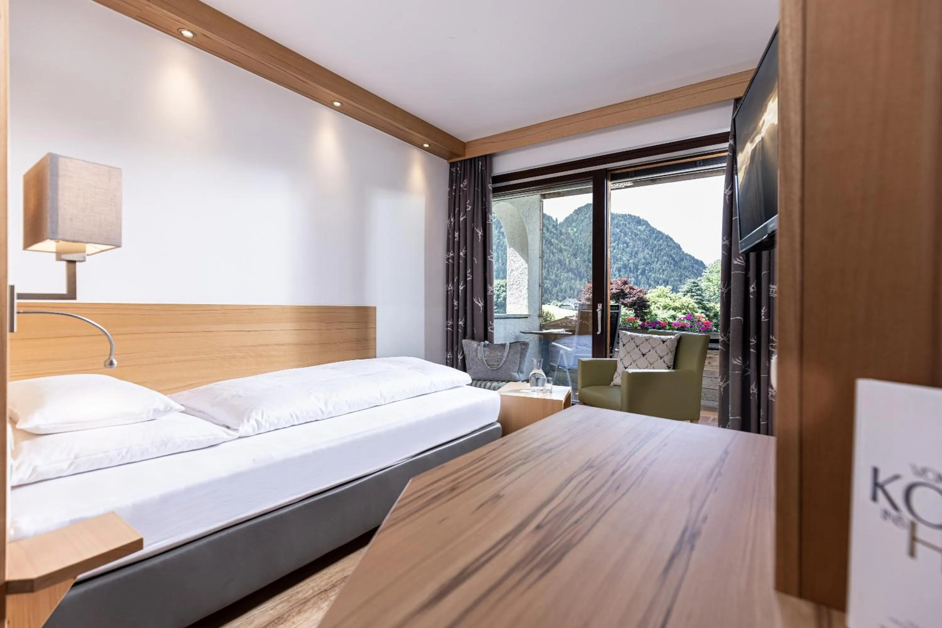 Bed in Hotel Pirchnerhof