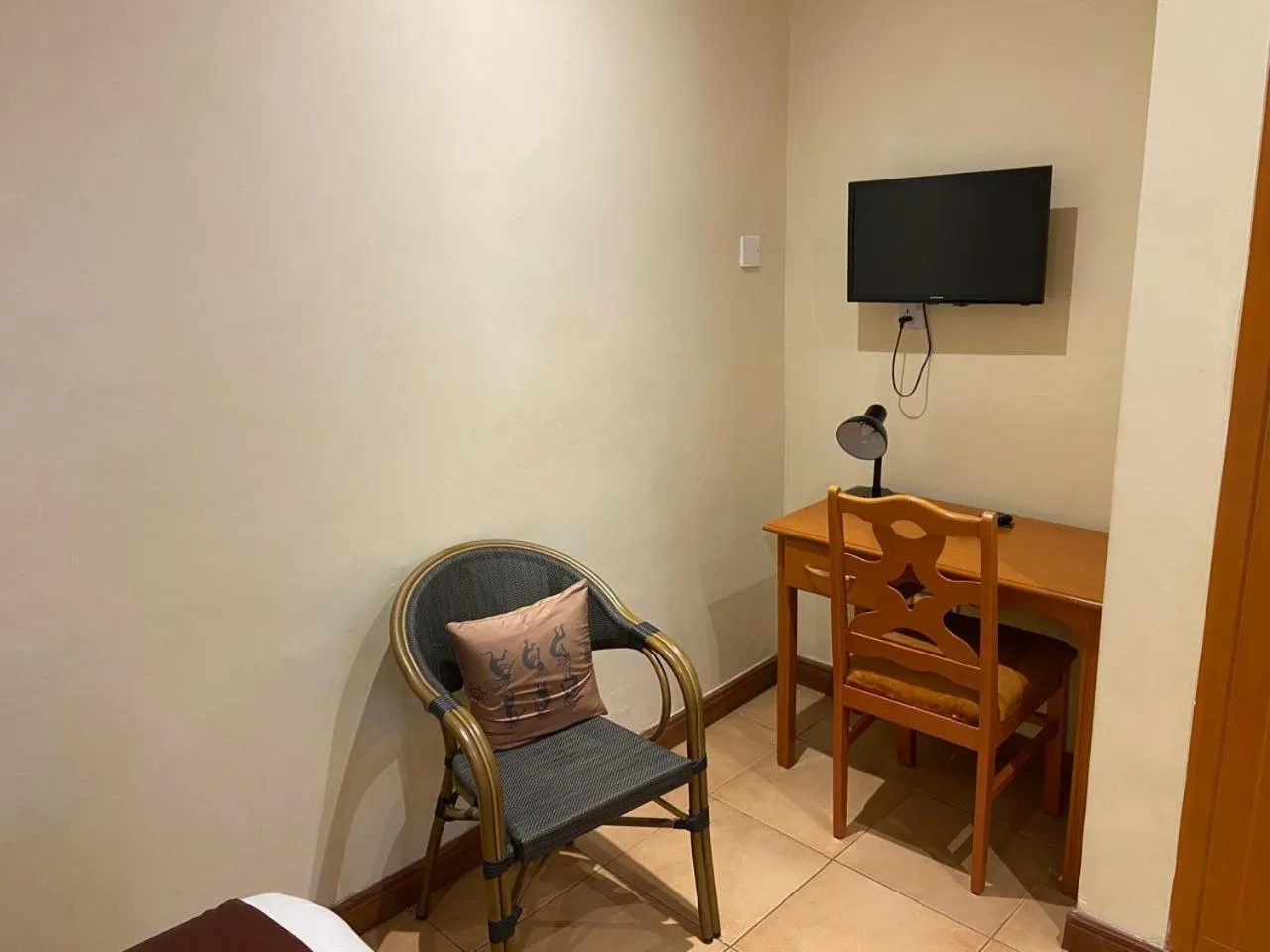 Communal lounge/ TV room in Villa Leone Boutique Hotel