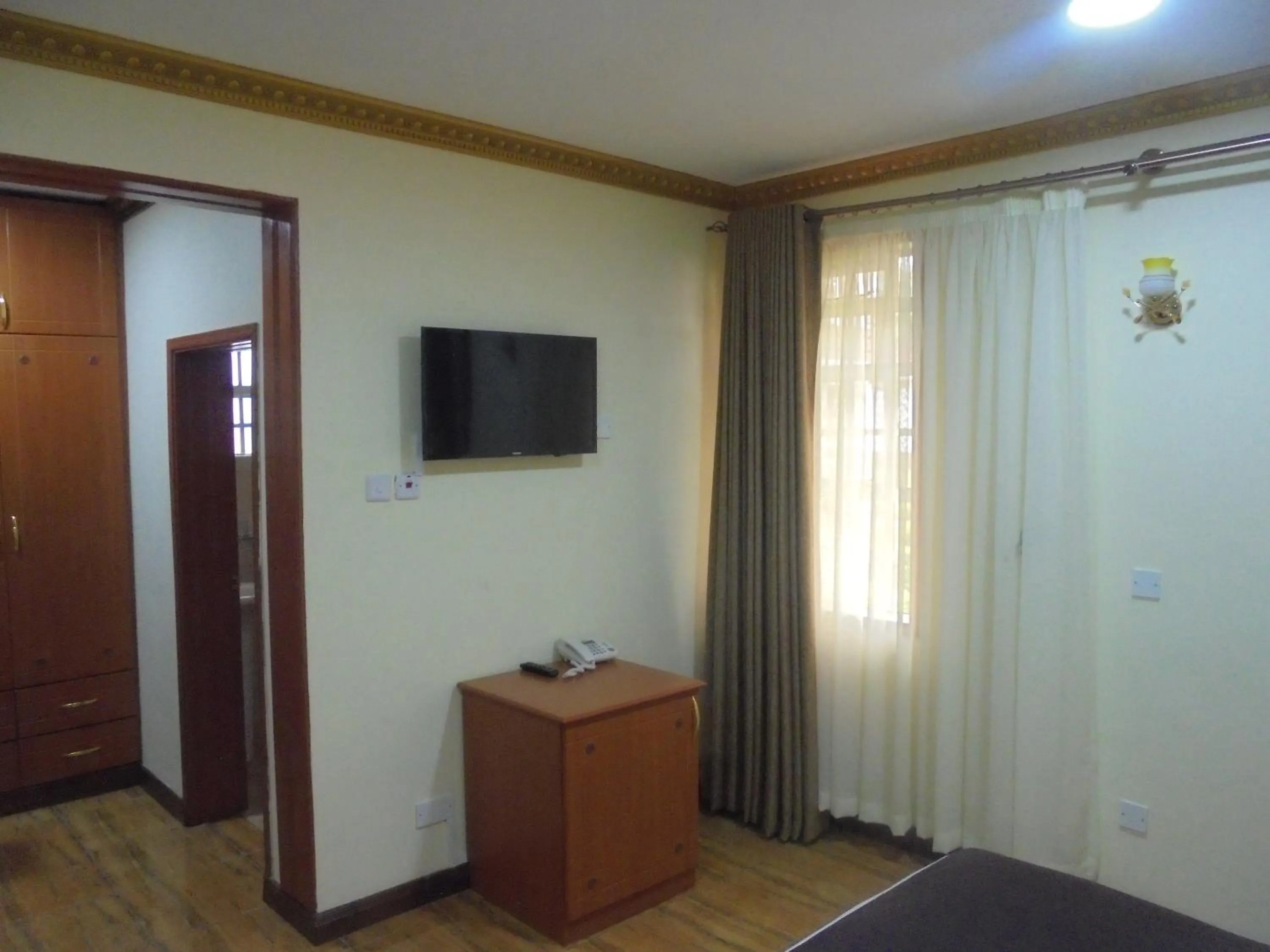 TV and multimedia in Villa Leone Boutique Hotel