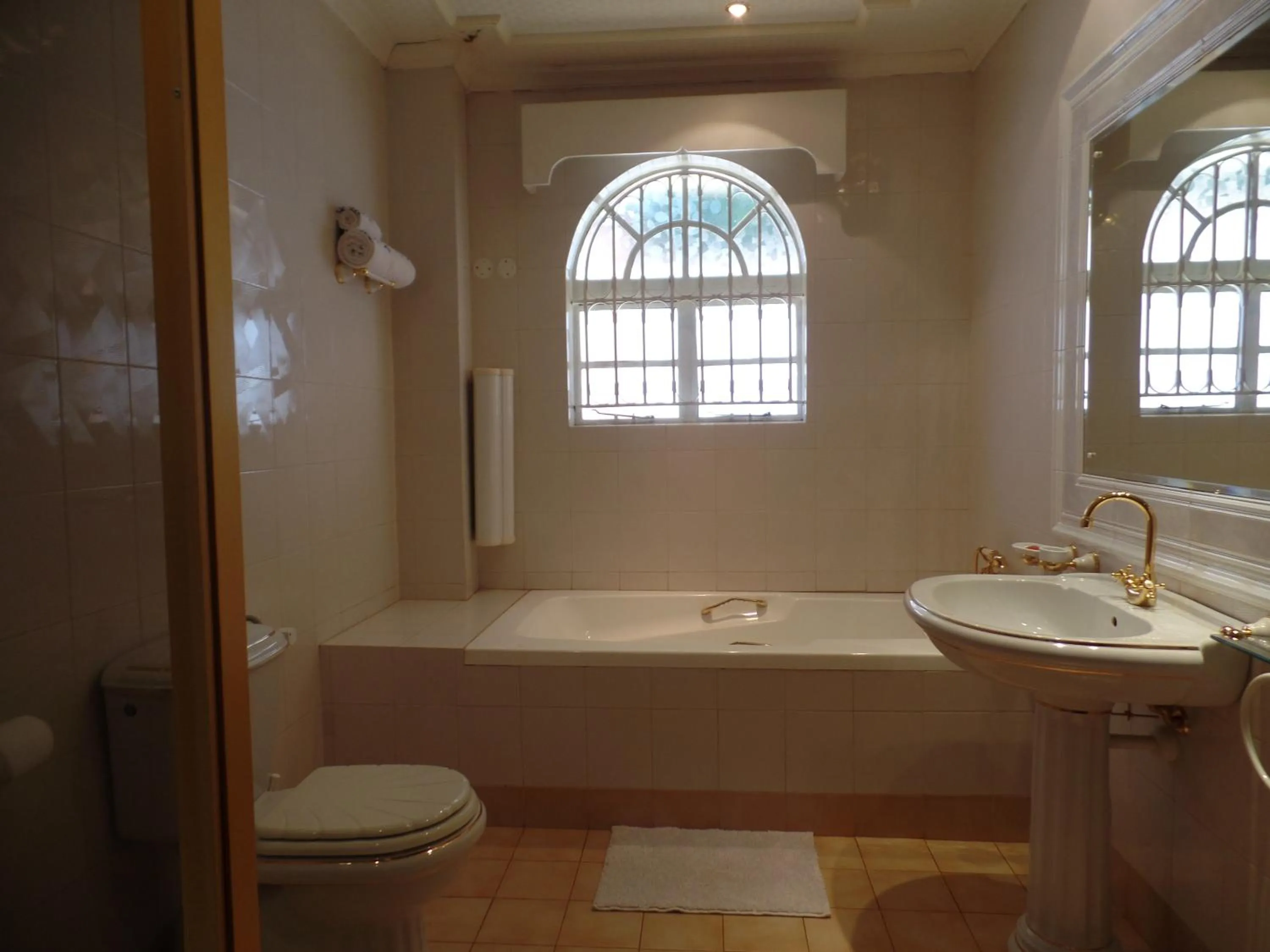 Toilet in Villa Leone Boutique Hotel