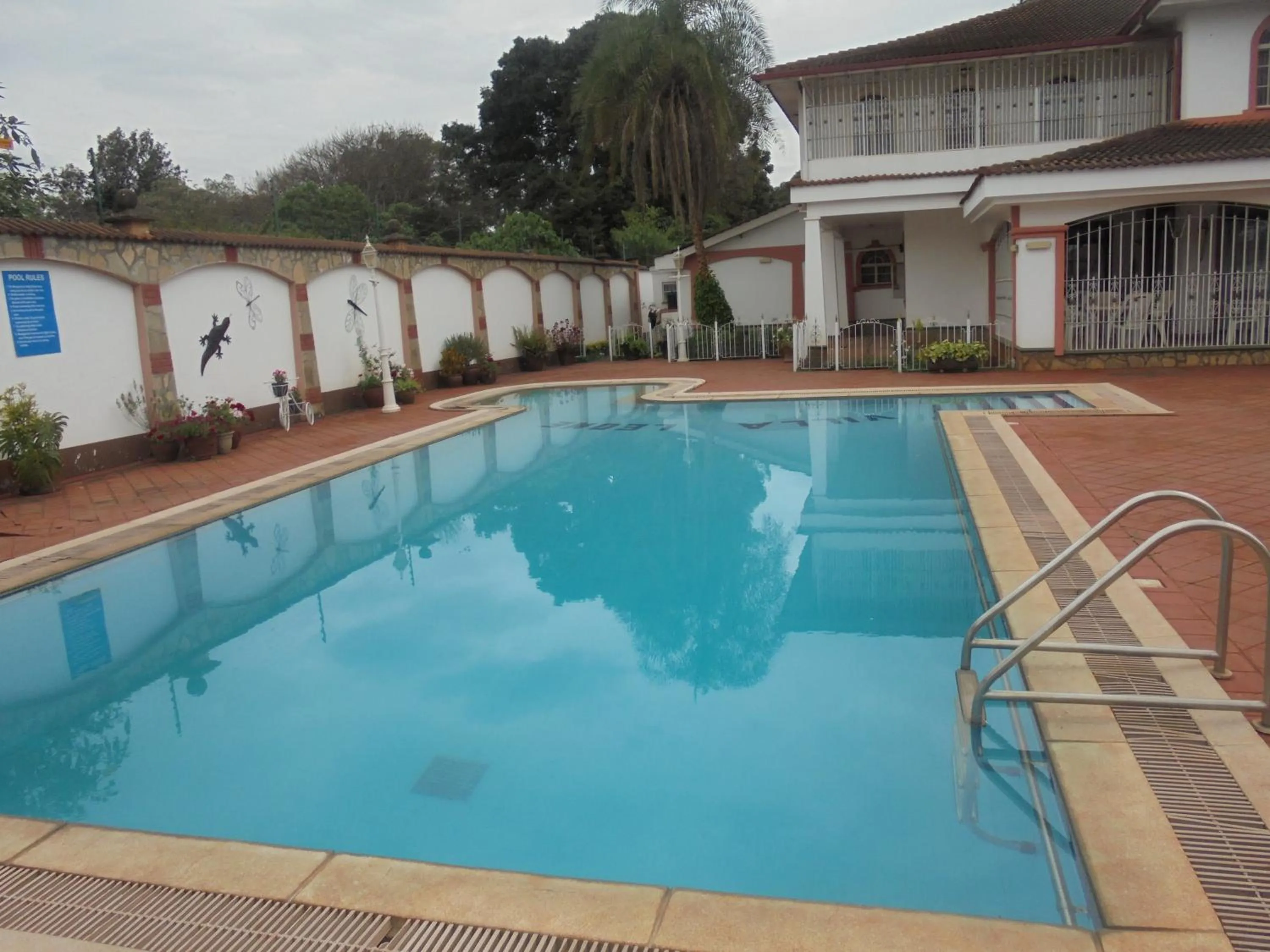 Swimming pool in Villa Leone Boutique Hotel