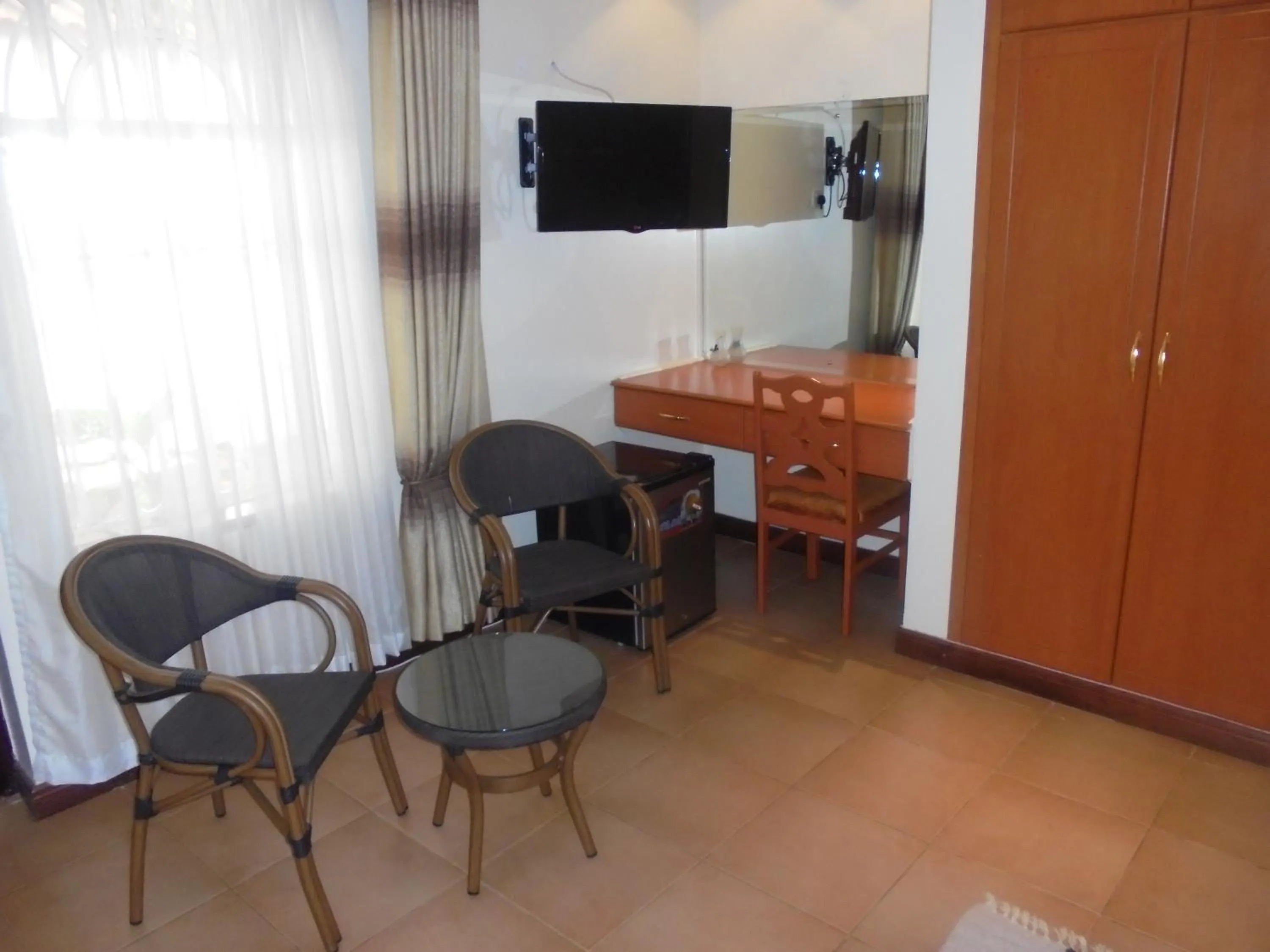 TV and multimedia in Villa Leone Boutique Hotel