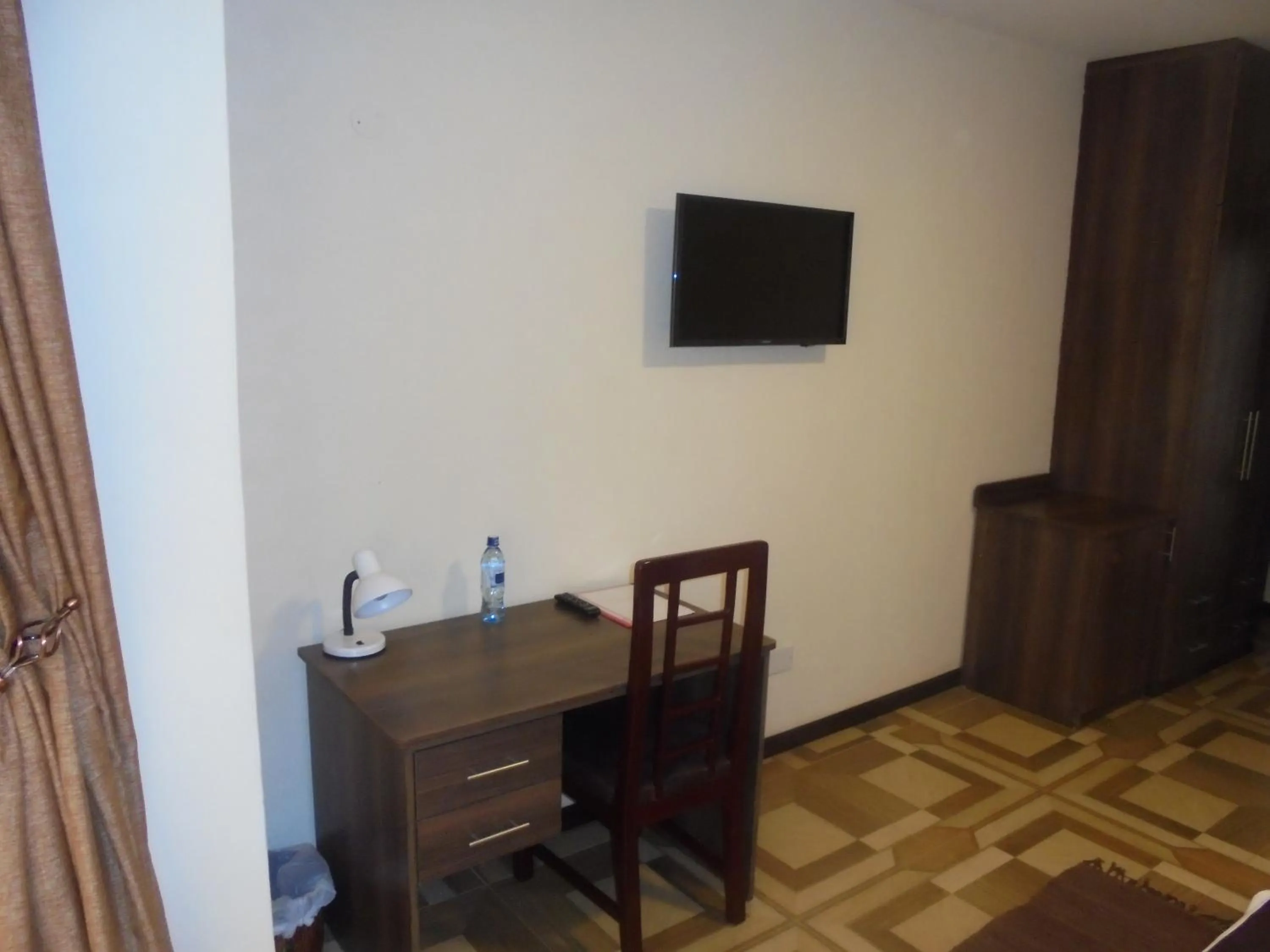 TV and multimedia in Villa Leone Boutique Hotel