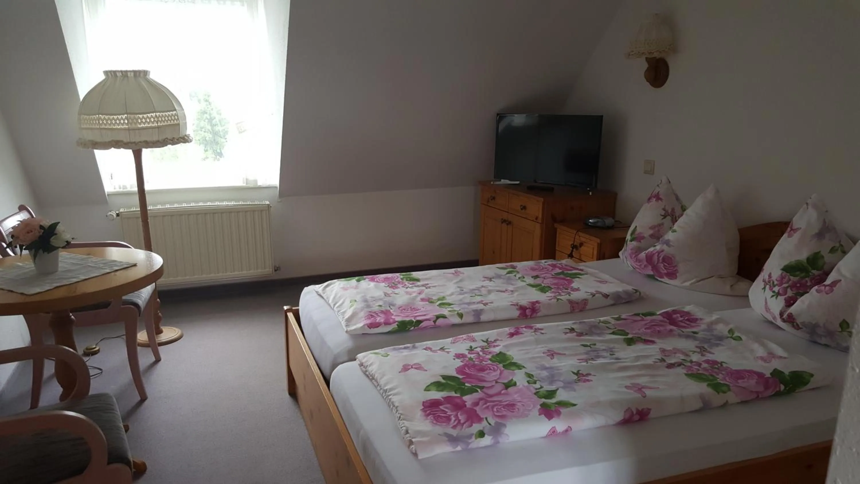 Photo of the whole room, Bed in Jägerheim Löbsal